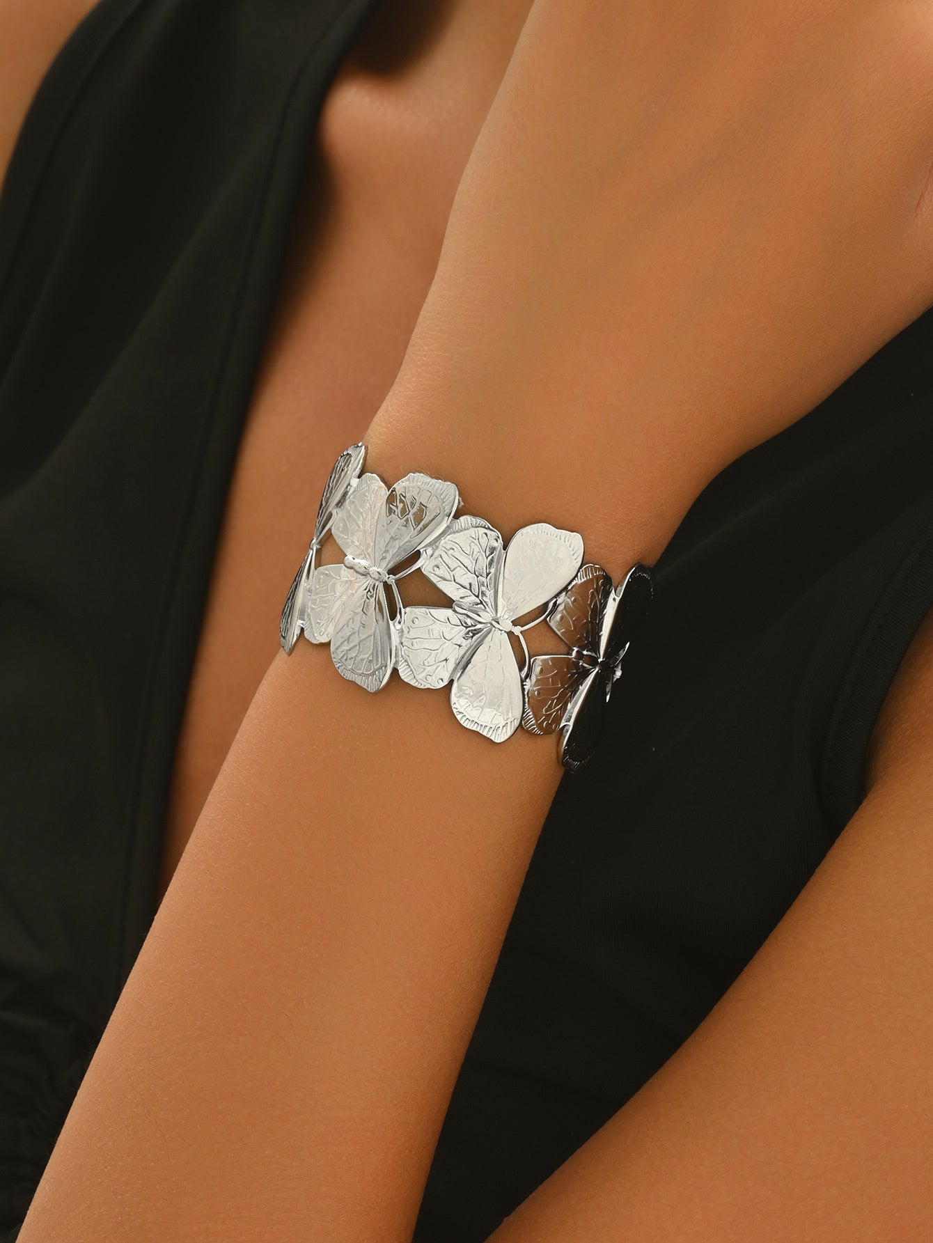 Lxalry Platinum Plated Stainless Steel Floral Carved Mirror Bracelet Hypoallergenic Skin Safe Jewelry With Artisan Polish Never Tarnish Luxury Gift For Women S Daily   Evening Wear