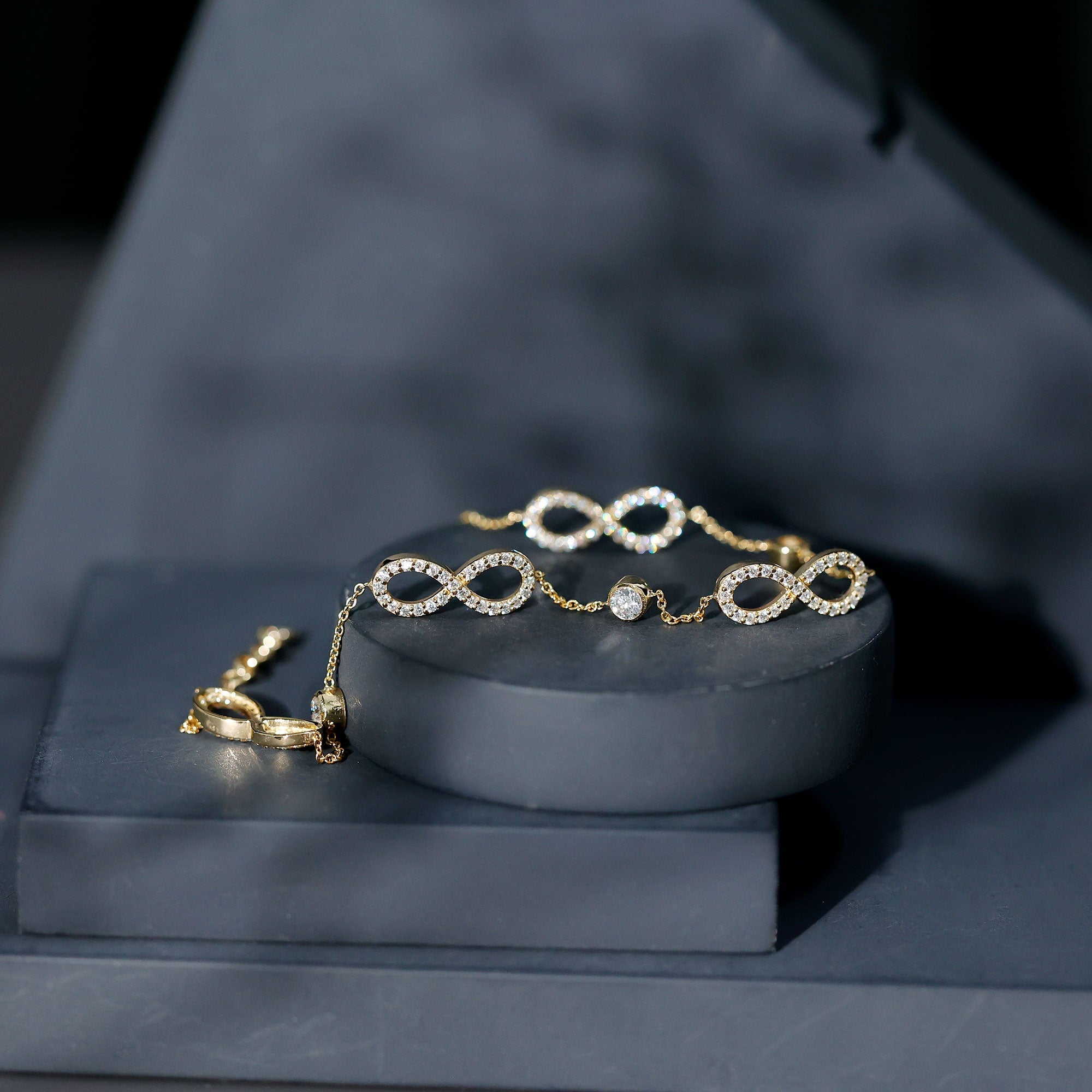 1.50 CT Zircon Infinity Station Chain Bracelet