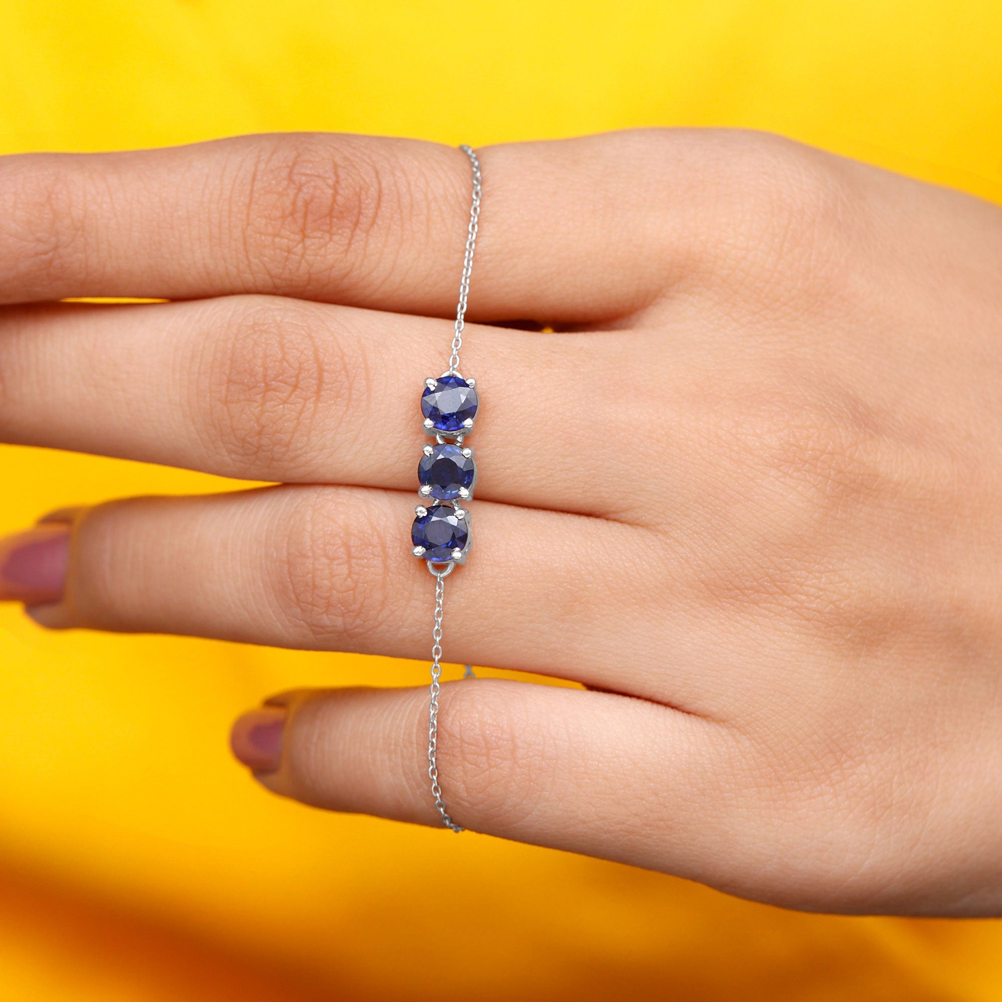 Natural 2.85 Carat Blue Sapphire Three Stone Chain Bracelet