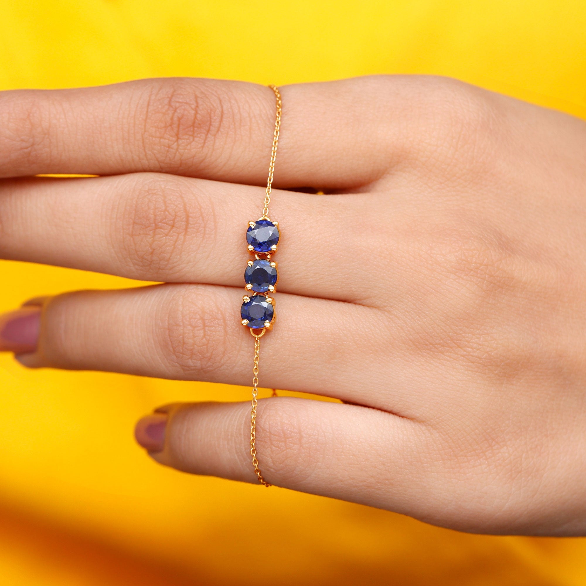 Natural 2.85 Carat Blue Sapphire Three Stone Chain Bracelet