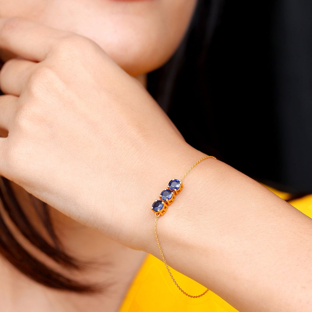 Natural 2.85 Carat Blue Sapphire Three Stone Chain Bracelet