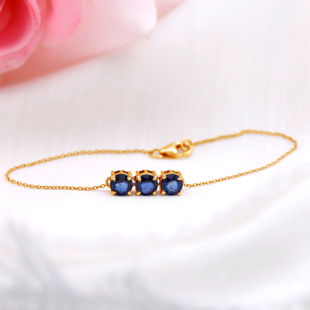 Natural 2.85 Carat Blue Sapphire Three Stone Chain Bracelet
