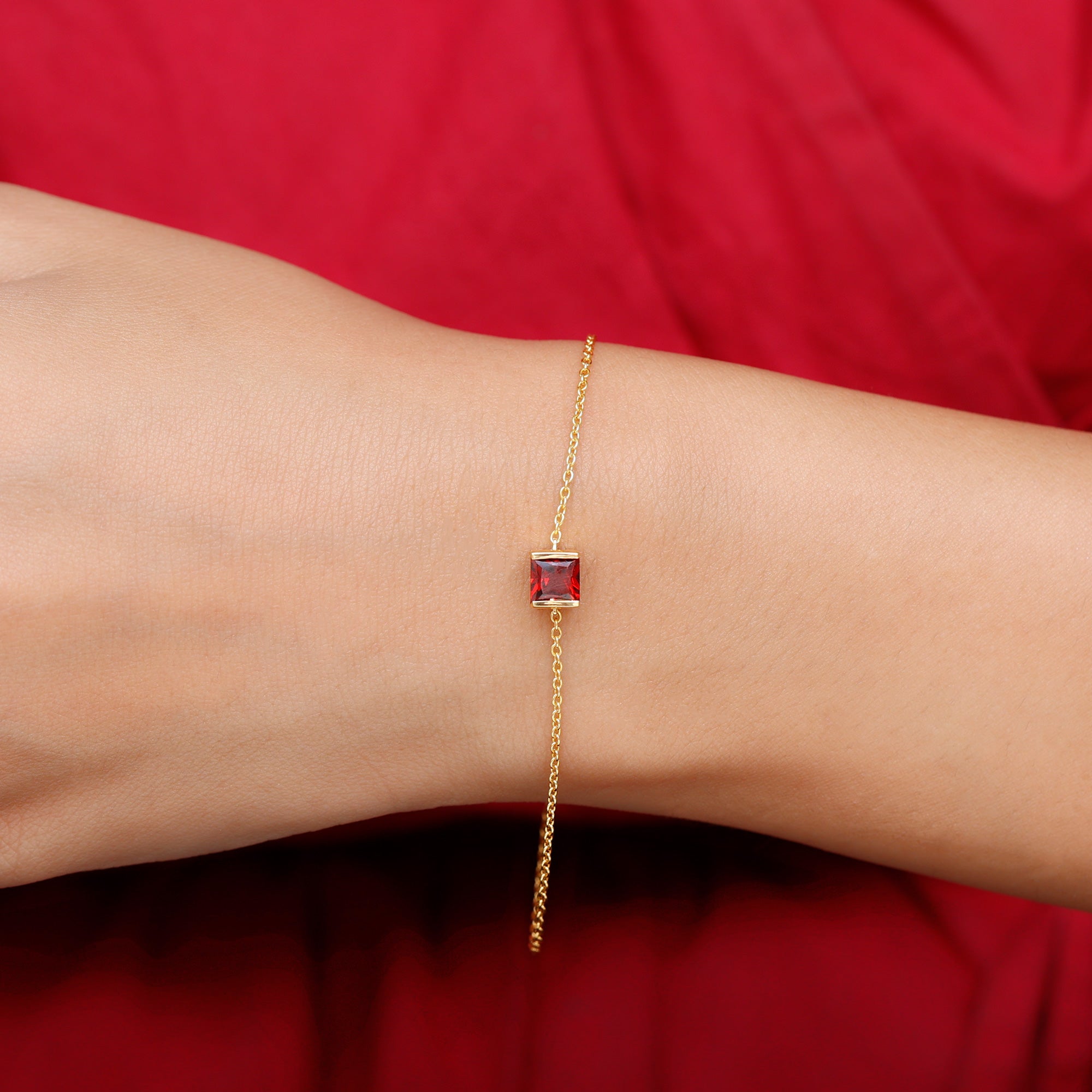 Genuine 1.4 Carat Princess Cut Garnet Solitaire Chain Bracelet