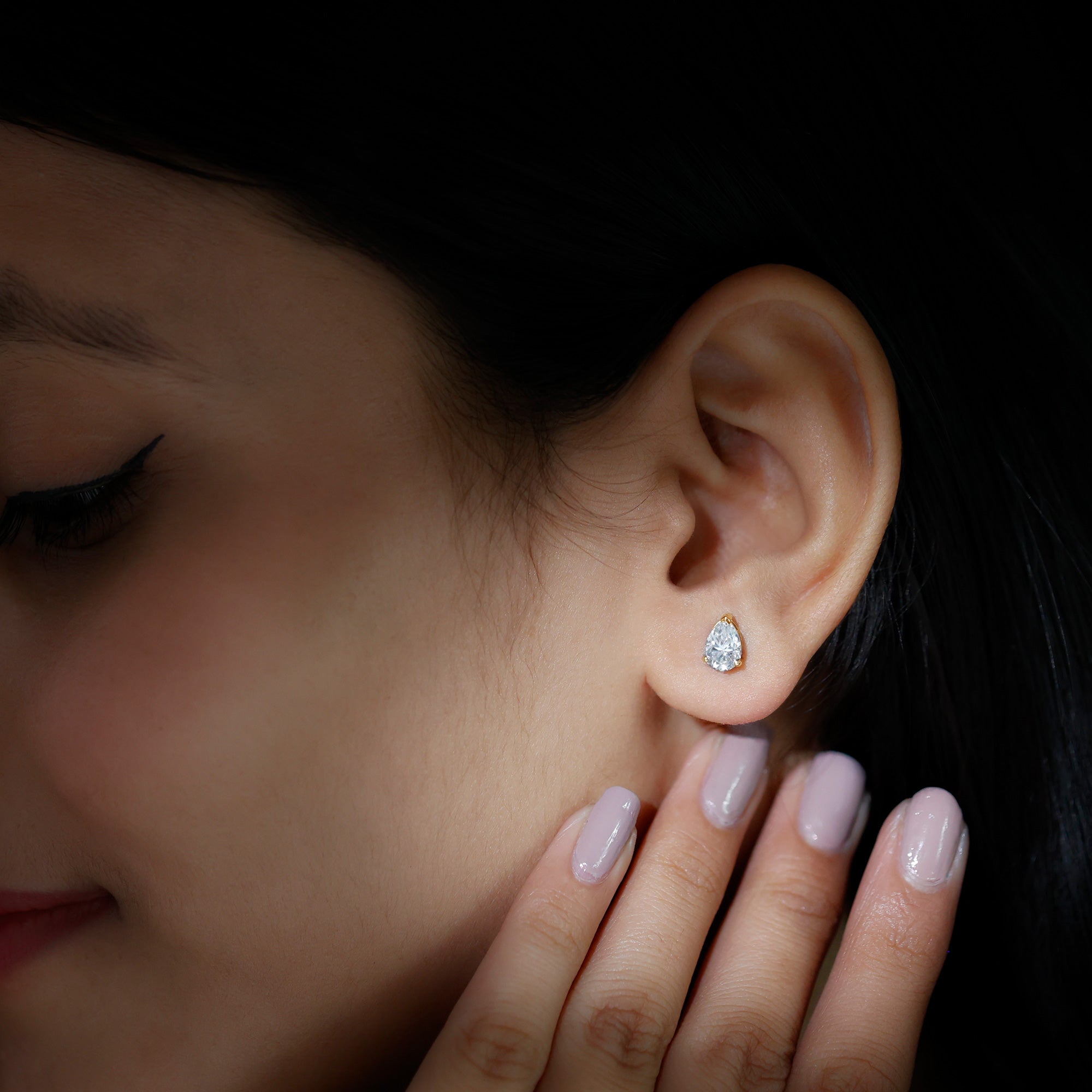 5X7MM Pear Cut Moissanite Teardrop Stud Earrings
