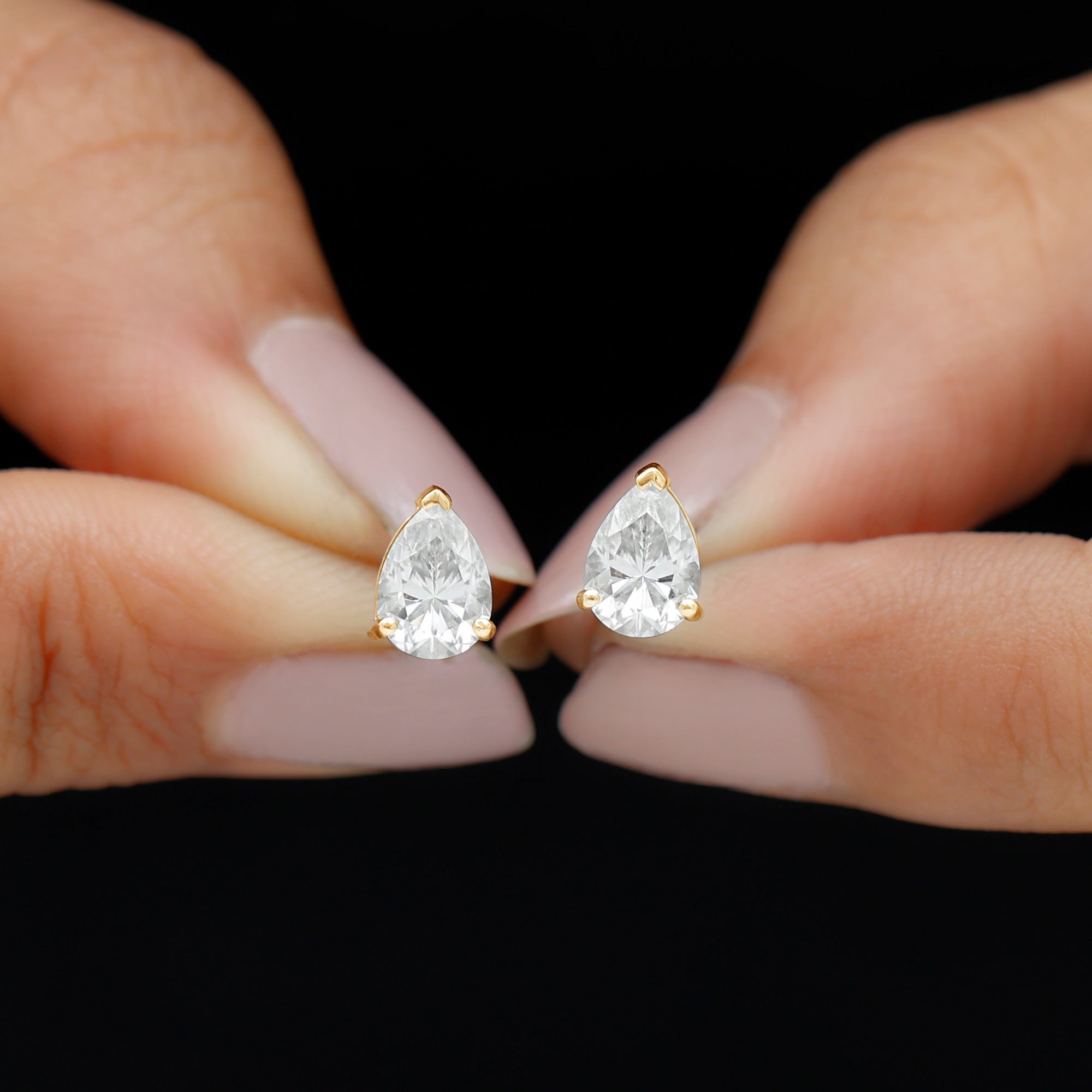 5X7MM Pear Cut Moissanite Teardrop Stud Earrings