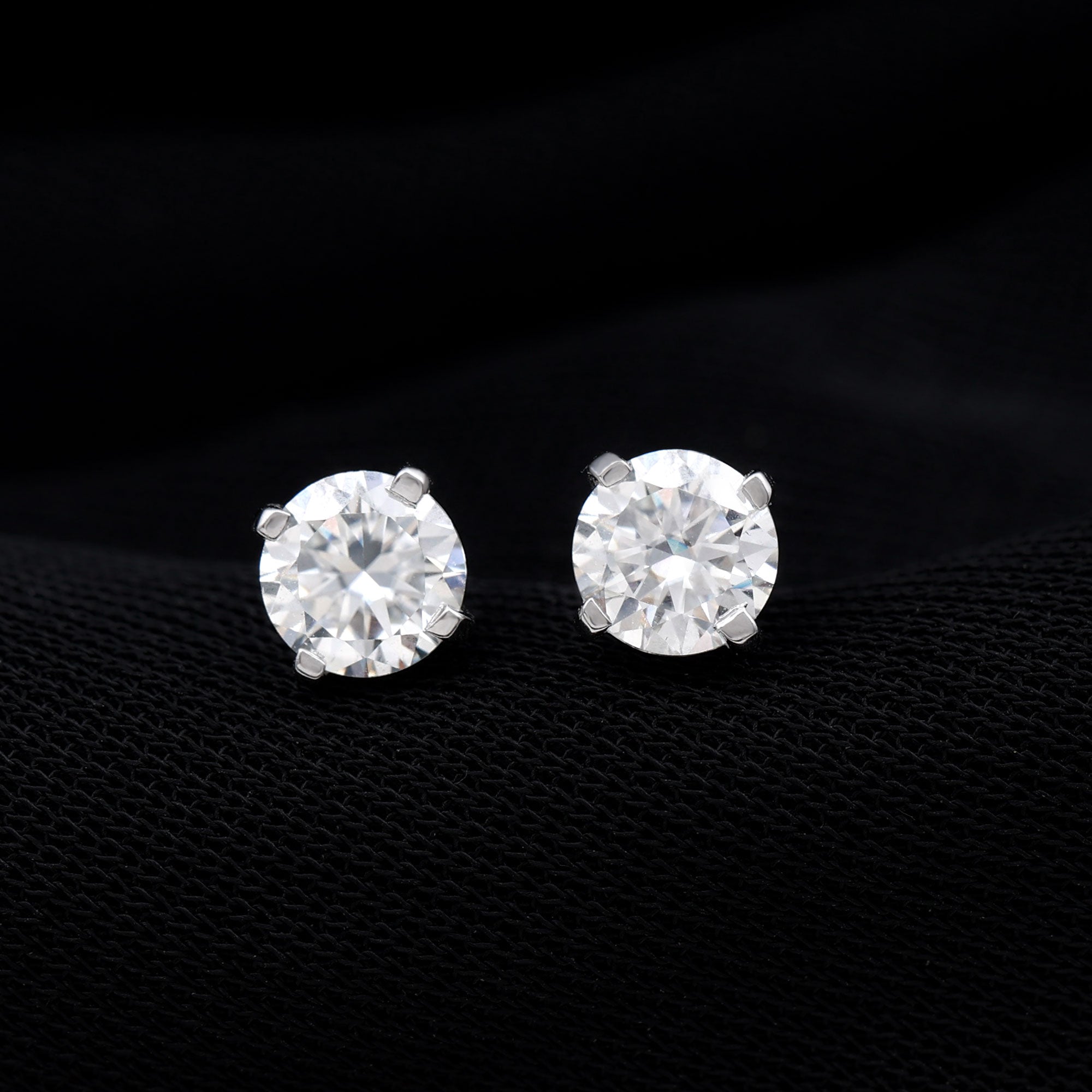 5 MM Round Shape Solitaire Moissanite Stud Earrings