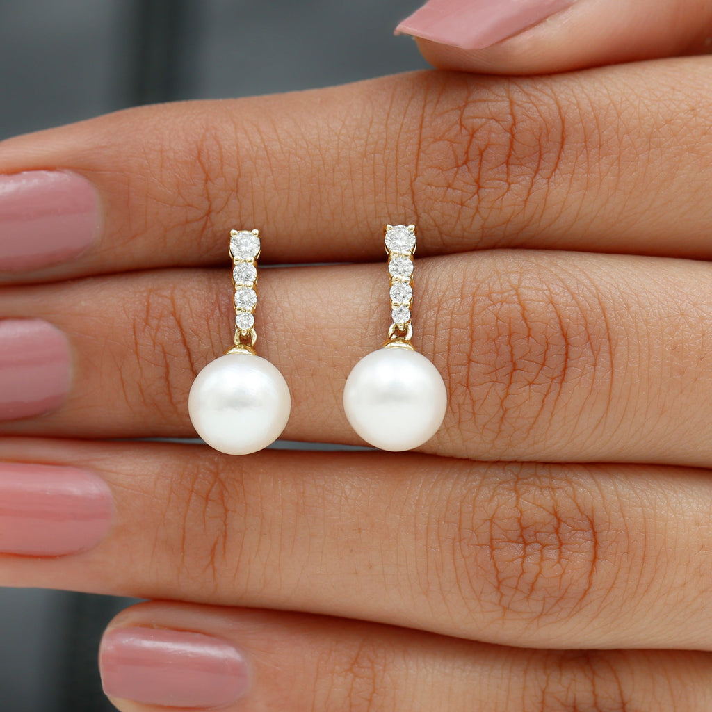 15 Carat Freshwater Pearl Drop Earrings with Diamond