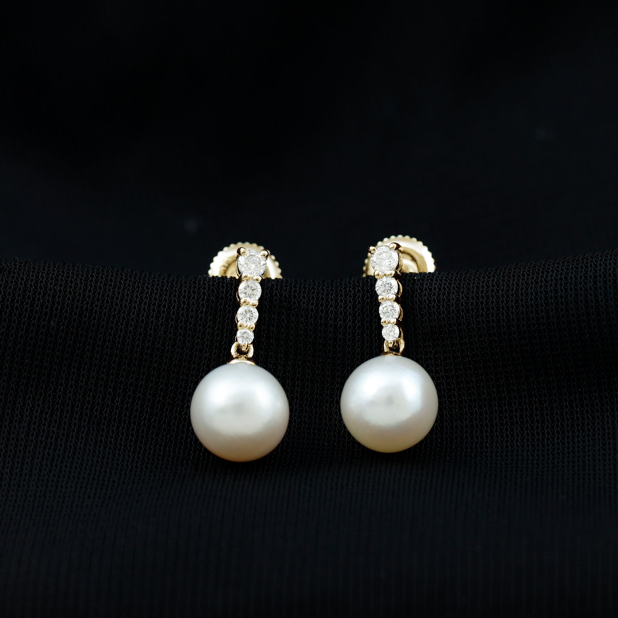 15 Carat Freshwater Pearl Drop Earrings with Diamond