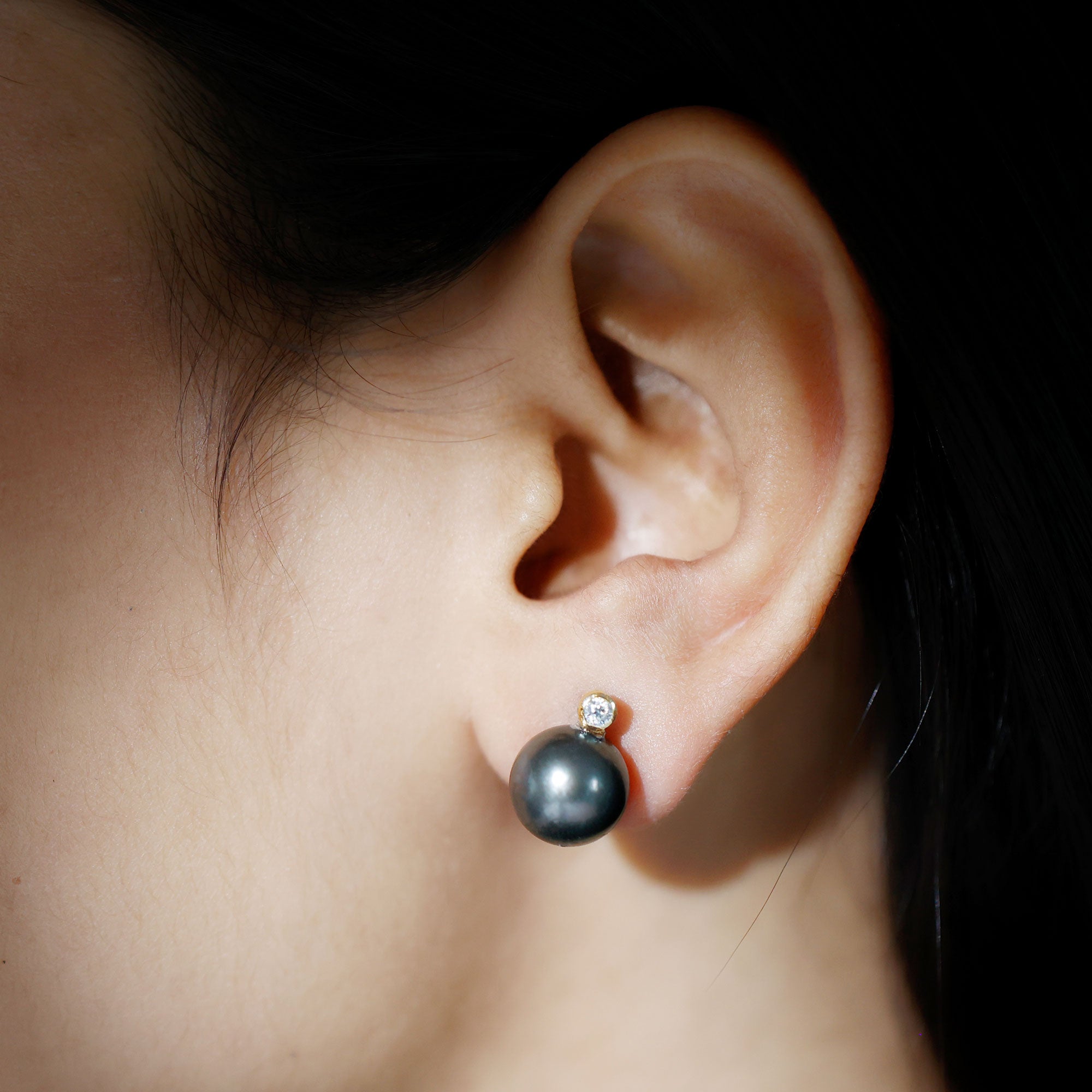 Genuine Black Pearl Stud Earrings For Women