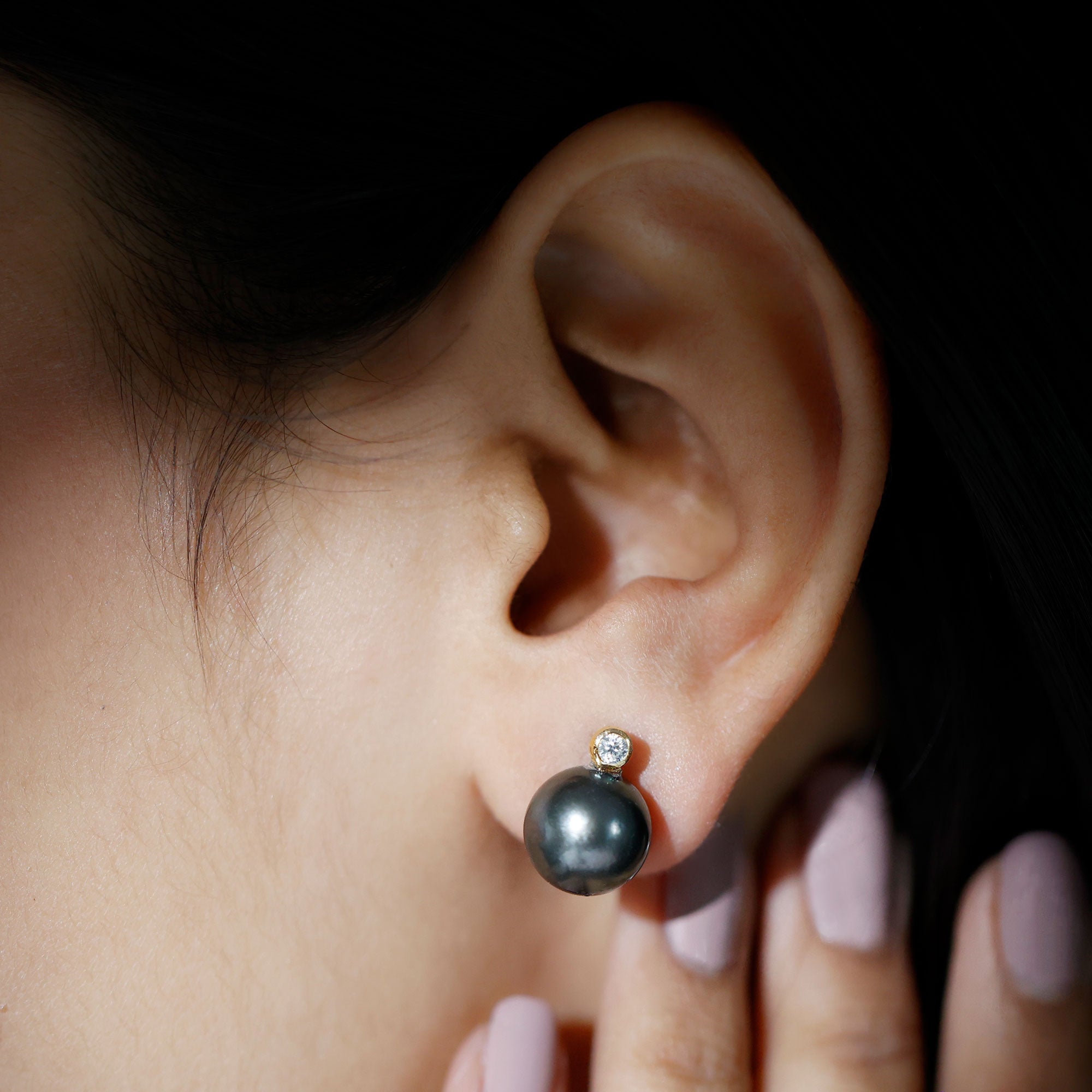 Genuine Black Pearl Stud Earrings For Women