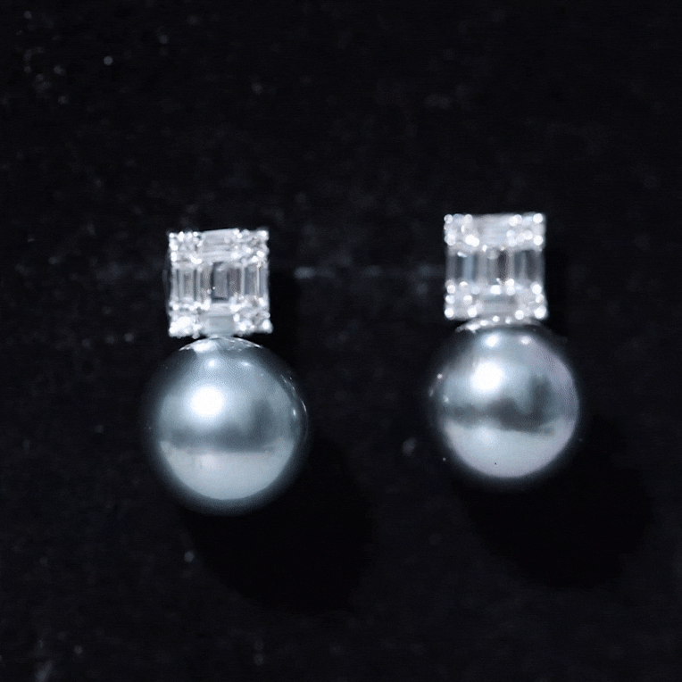 15 Carat Tahitian Black Pearl Stud Earrings with Diamonds