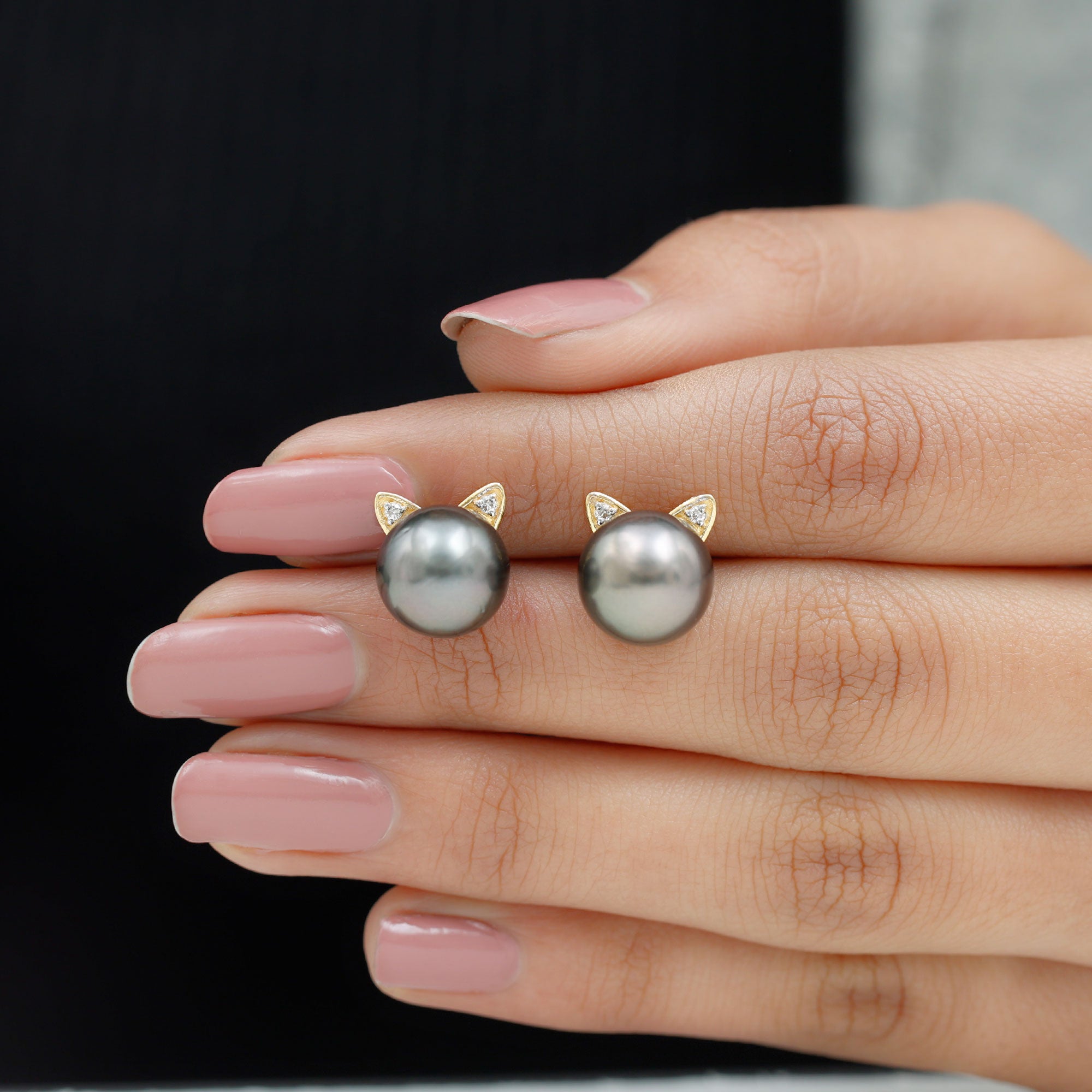 Natural Black Pearl Hello Kitty Earring with Certificate