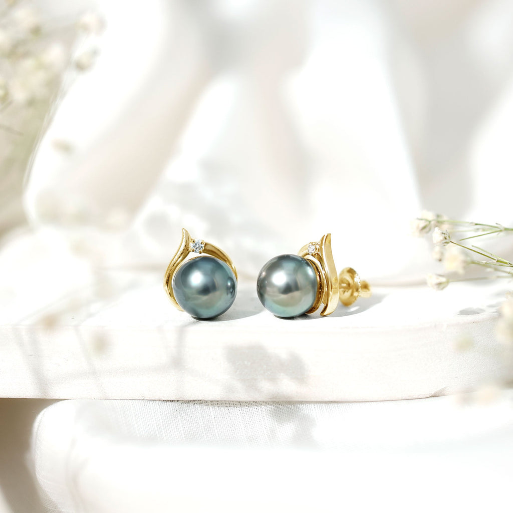 Cultured 15 Carat Tahitian Pearl Bridal Stud Earrings with Diamond