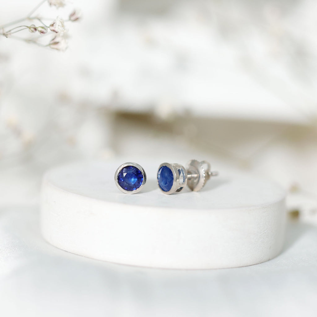 3/4 CT Bezel Set Blue Sapphire Solitaire Stud Earrings in Gold