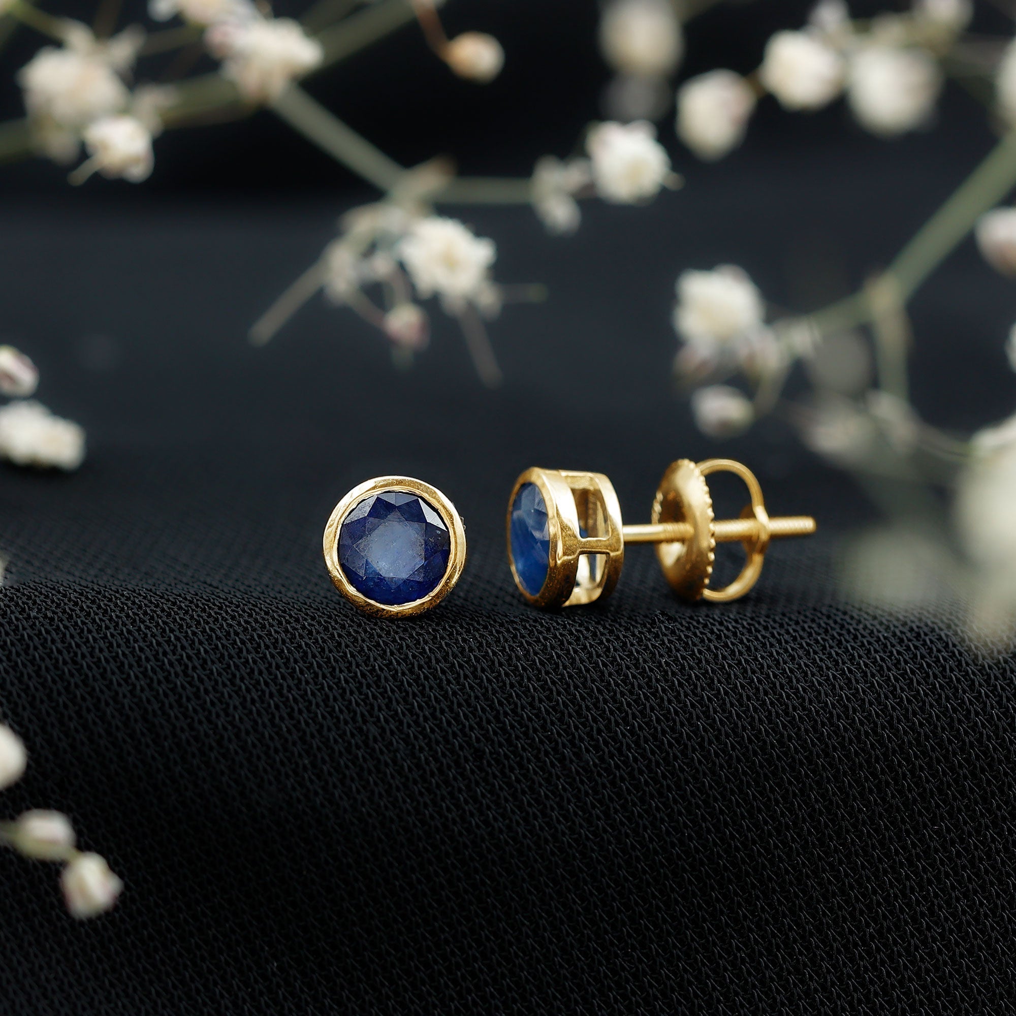3/4 CT Bezel Set Blue Sapphire Solitaire Stud Earrings in Gold