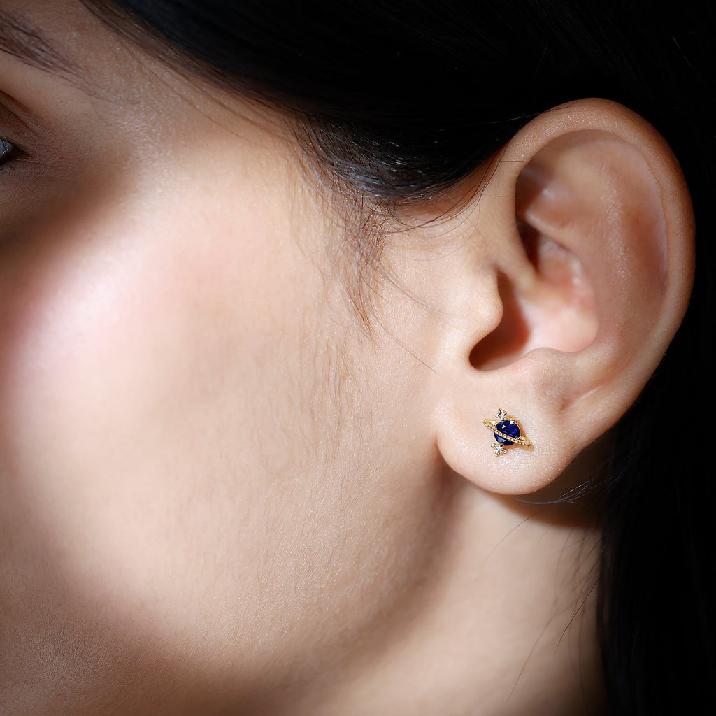 Natural 0.8 Carat Blue Sapphire and Diamond Contemporary Stud Earrings