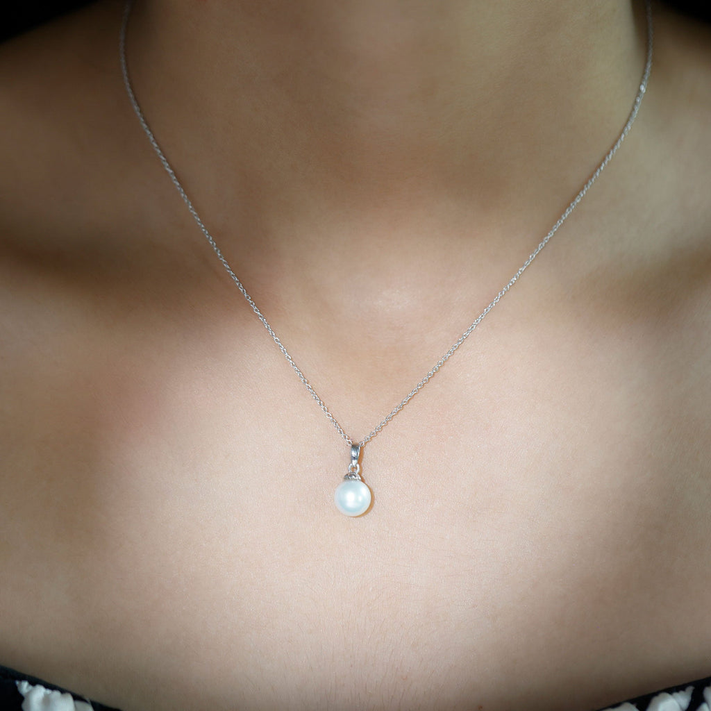 Natural 7.48 Carat Freshwater Pearl Solitaire Pendant Necklace