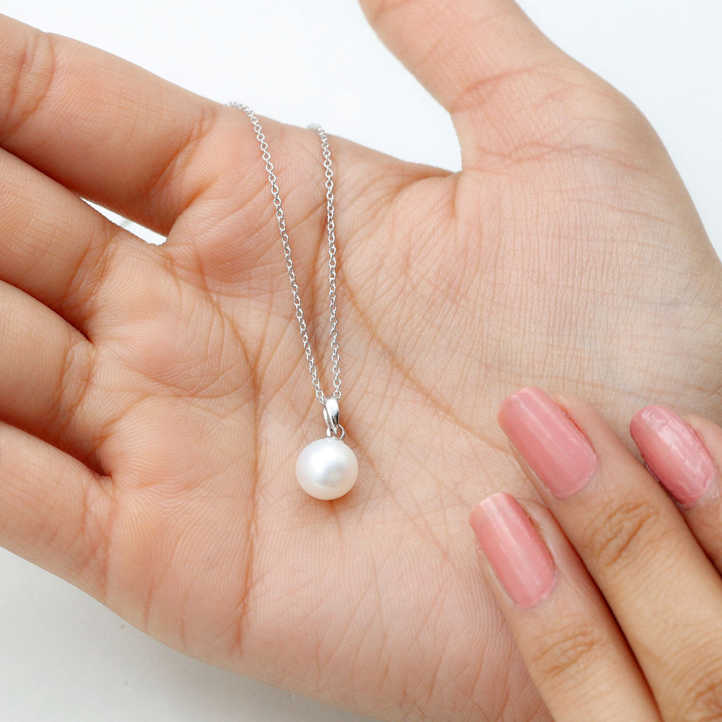 Natural 7.48 Carat Freshwater Pearl Solitaire Pendant Necklace