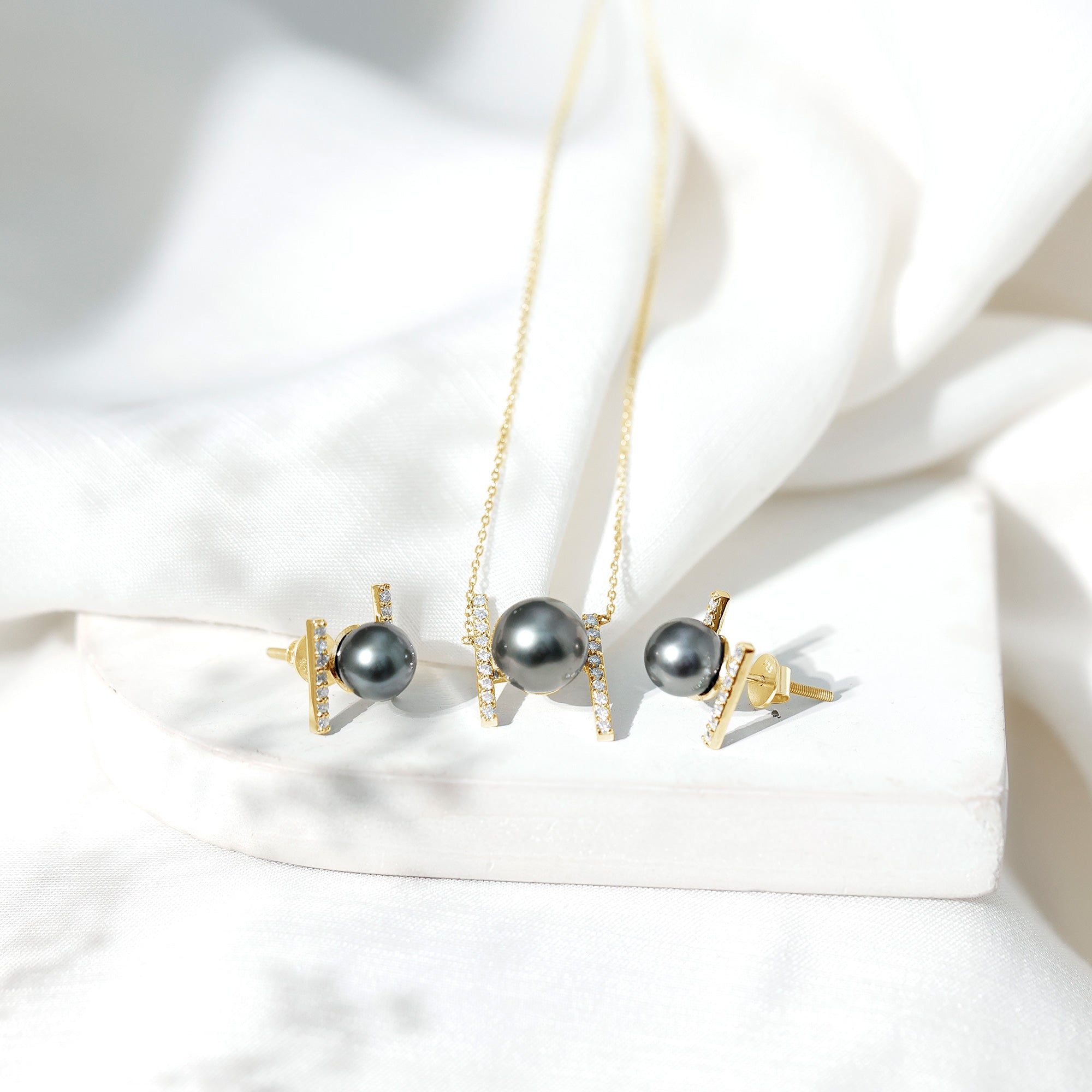 Black Tahitian Pearl Necklace and Earrings Set with Moissanite