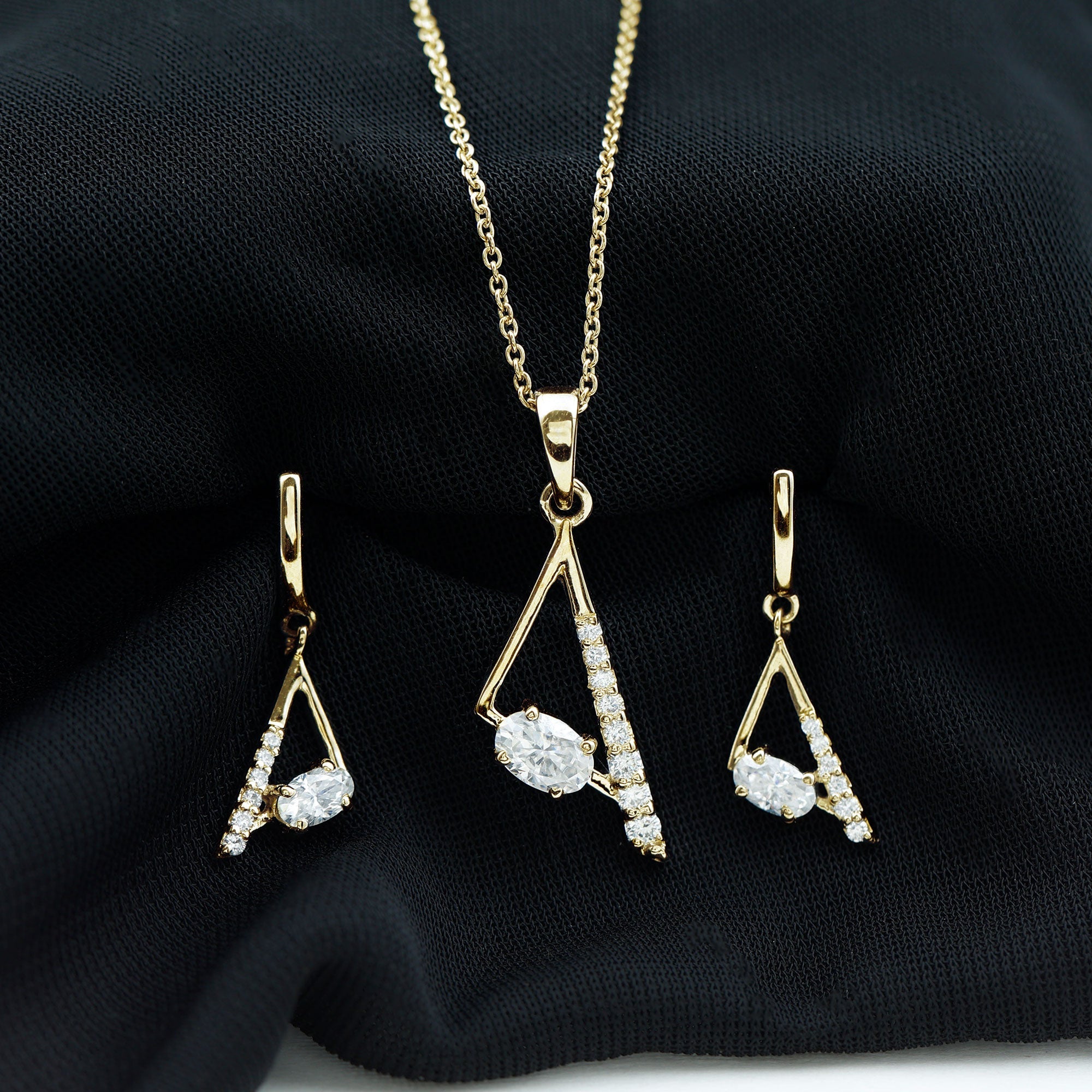 Certified Moissanite Triangle Necklace With Earrings