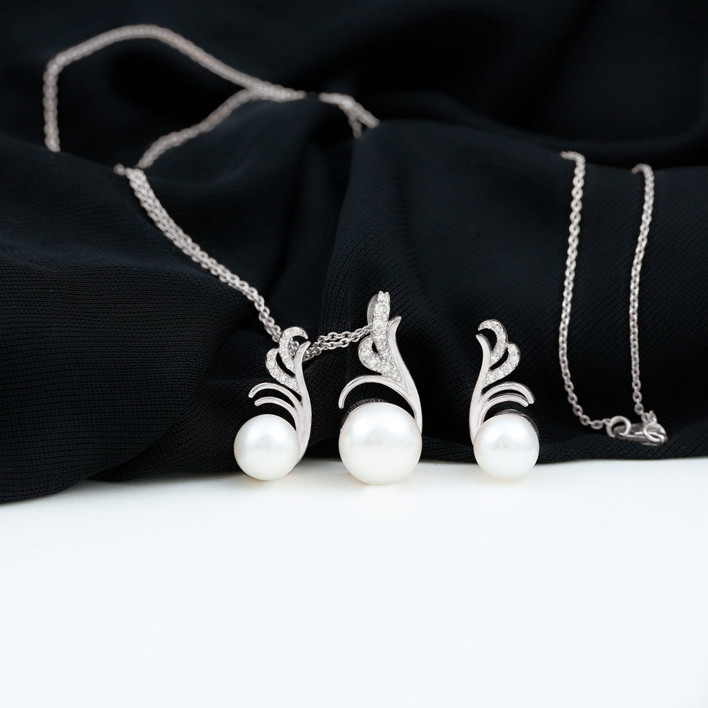 Freshwater Pearl and Diamond Designer Jewelry Set