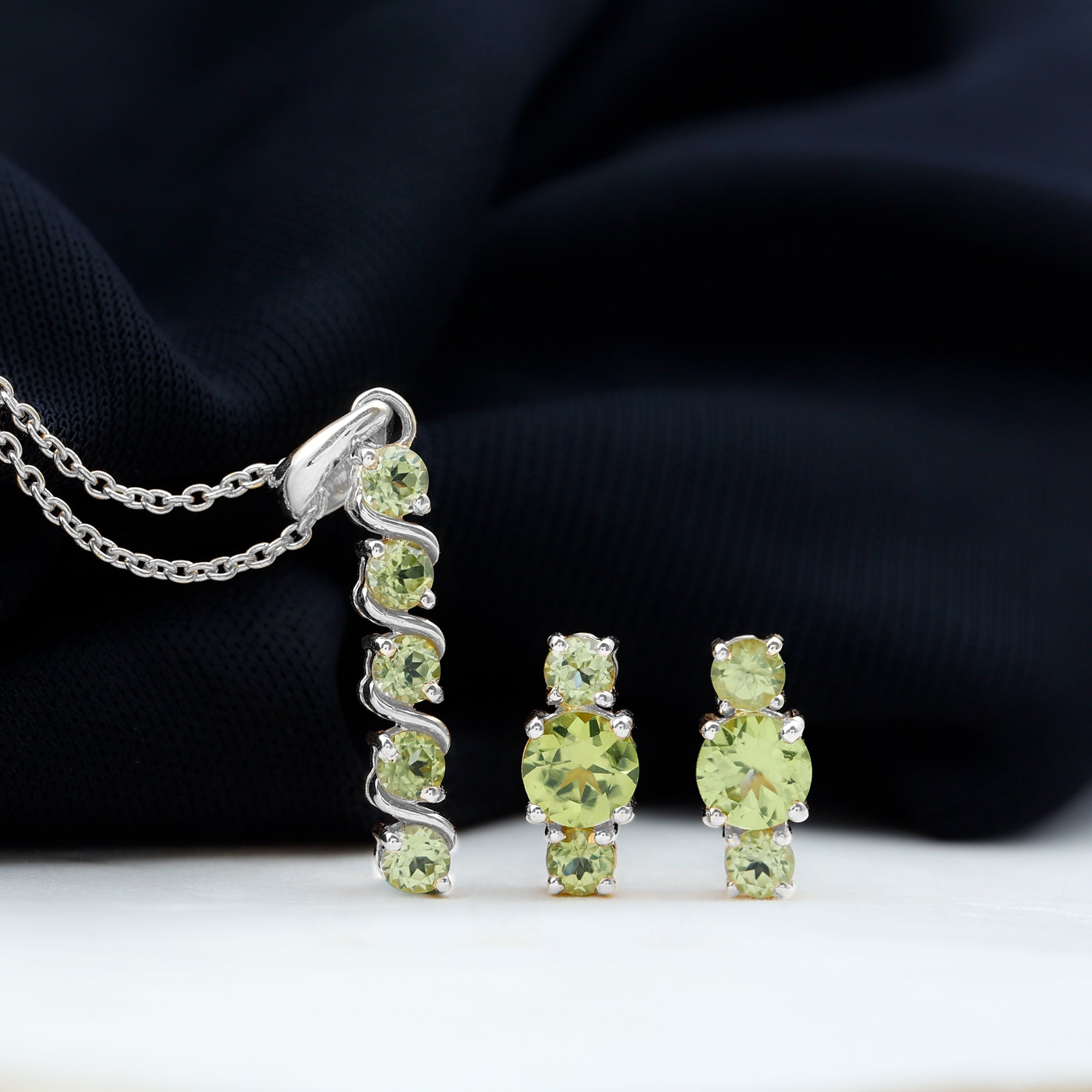 Round Cut Natural Peridot Bar Necklace and Earrings Set