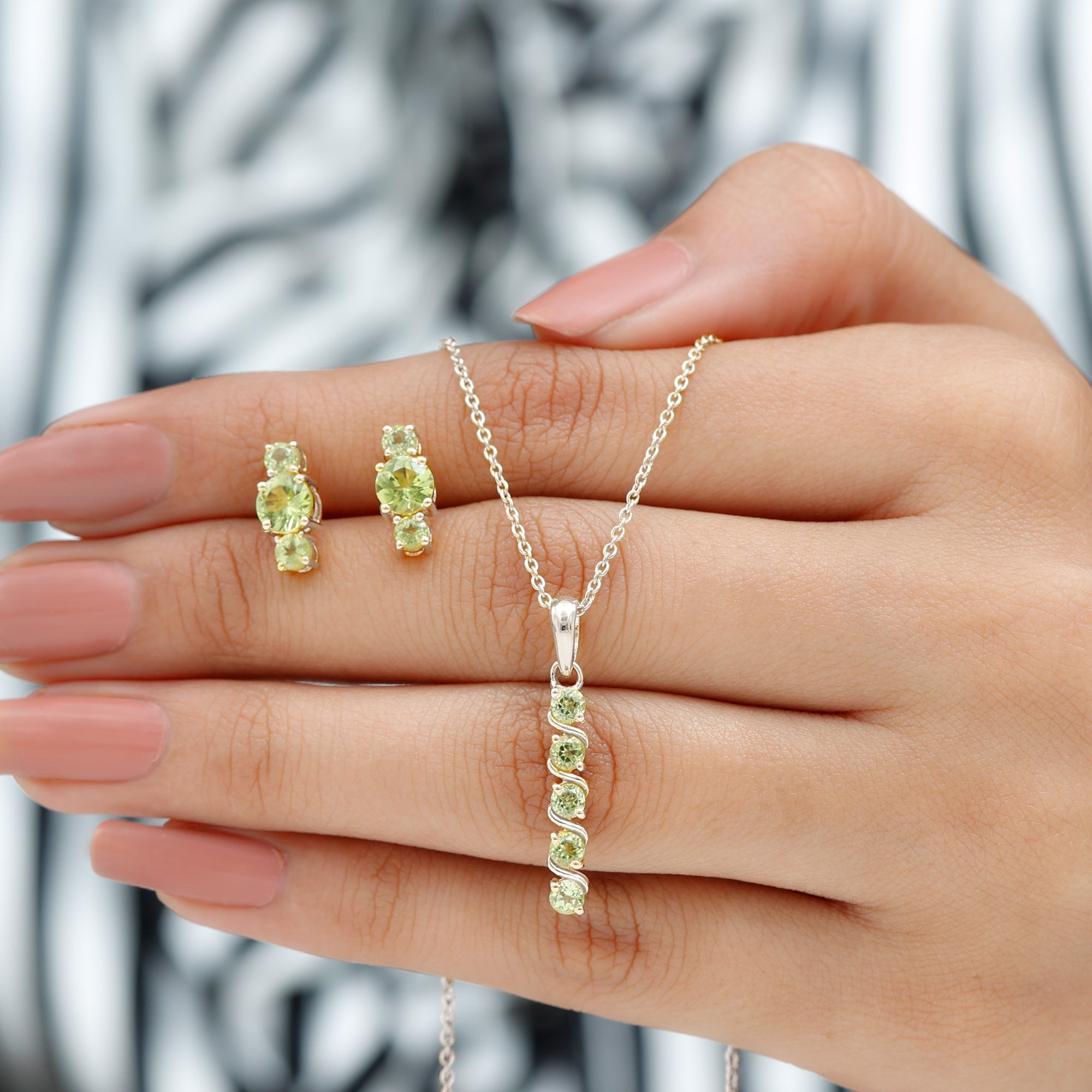 Round Cut Natural Peridot Bar Necklace and Earrings Set