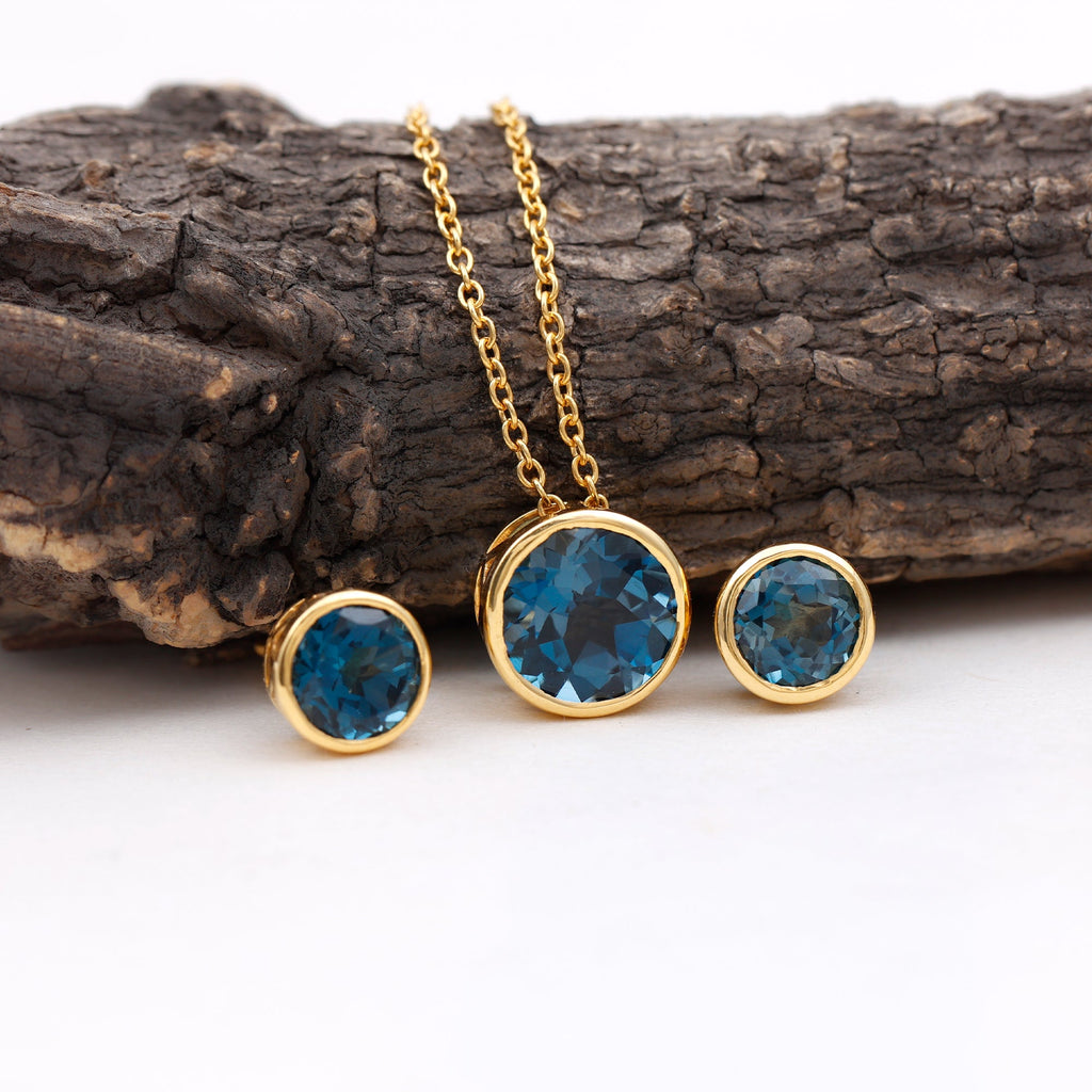 4.7 Carat Round London Blue Topaz Solitaire Jewelry Set in Bezel Setting