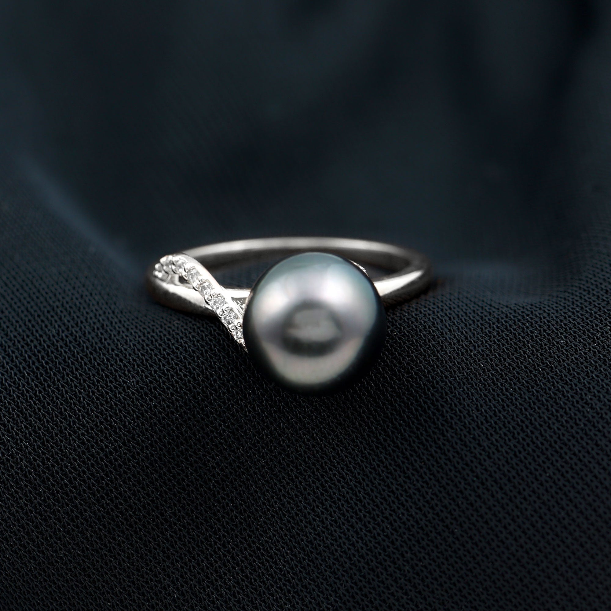 10MM Tahitian Pearl Solitaire Engagement Ring with Diamond