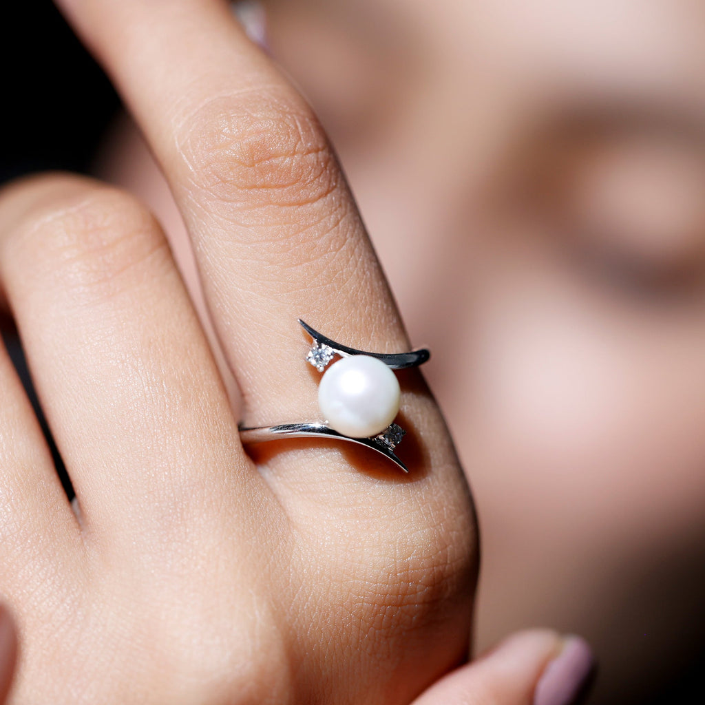 7.50 CT Freshwater Pearl Solitaire Bypass Ring with Diamond