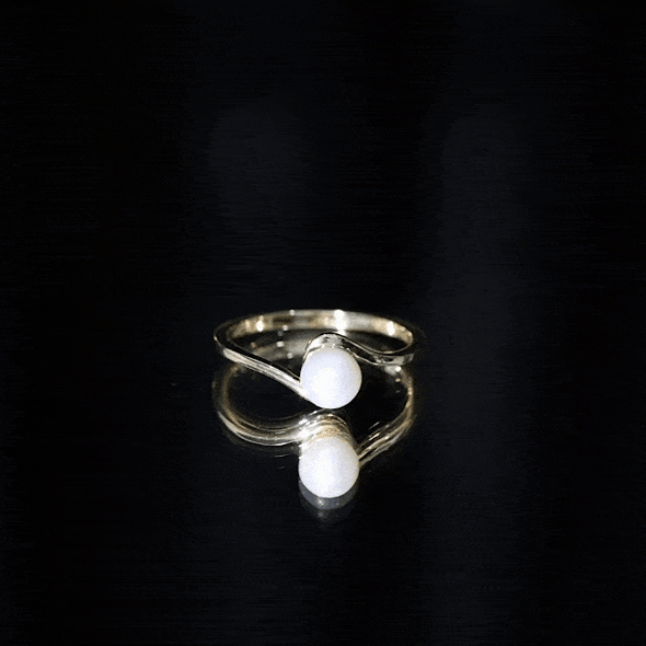 2.25 CT Solitaire Freshwater White Pearl Bypass Ring in Gold