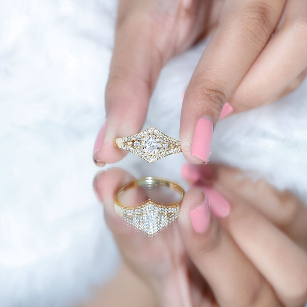 Round Zircon Statement Engagement Ring in Gold
