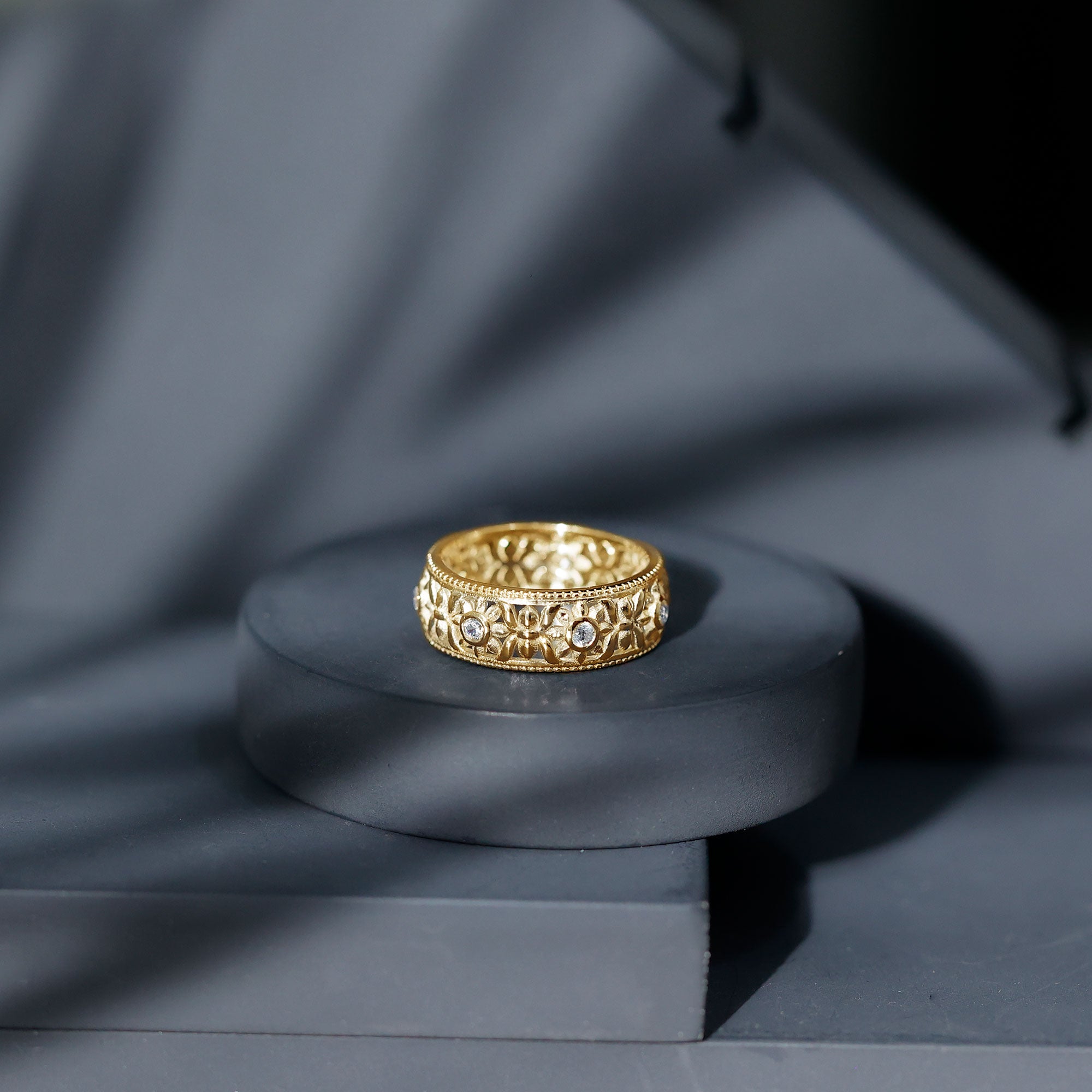 Flower Inspired Zircon Filigree Wedding Band