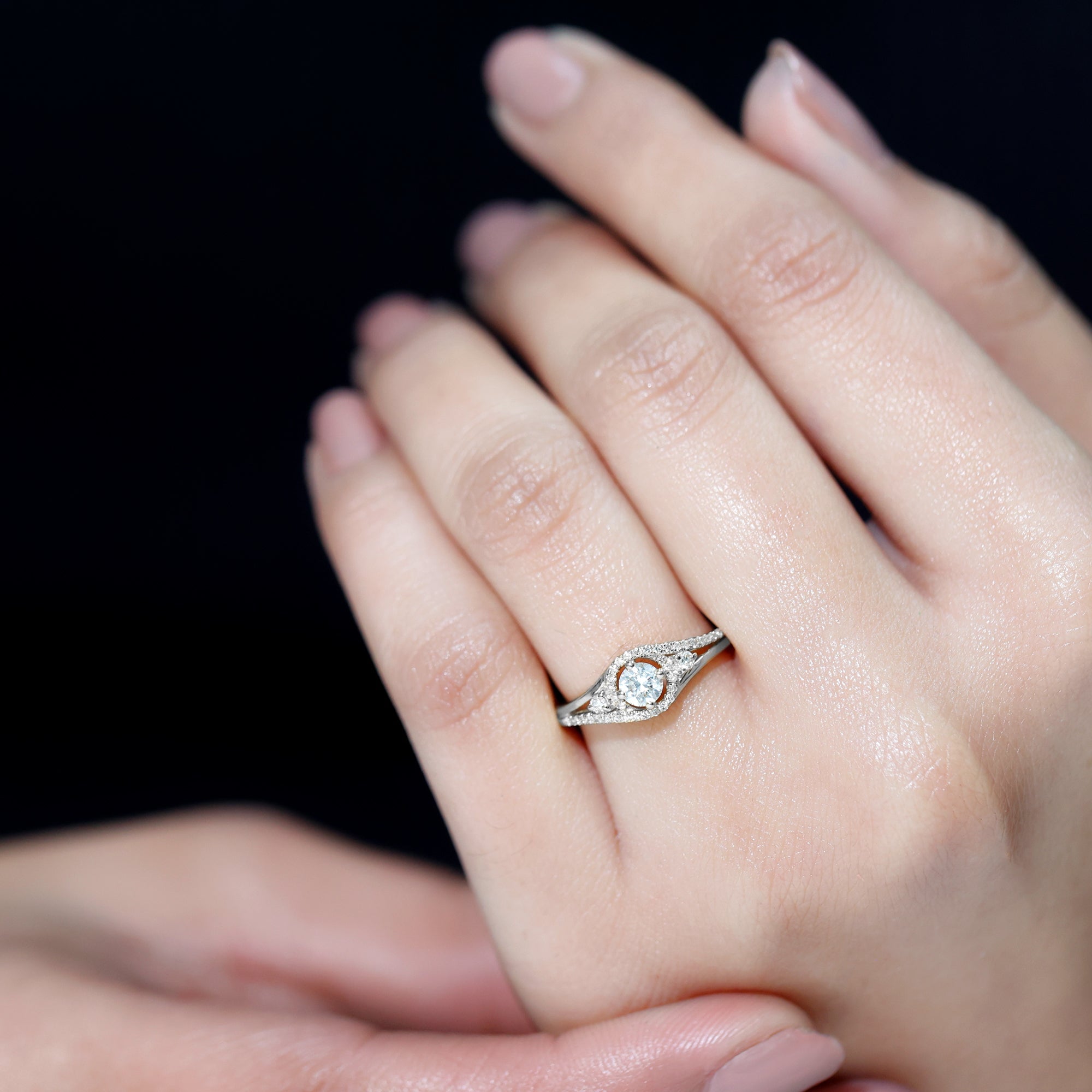 Certified Diamond Classic Engagement Ring in Split Shank