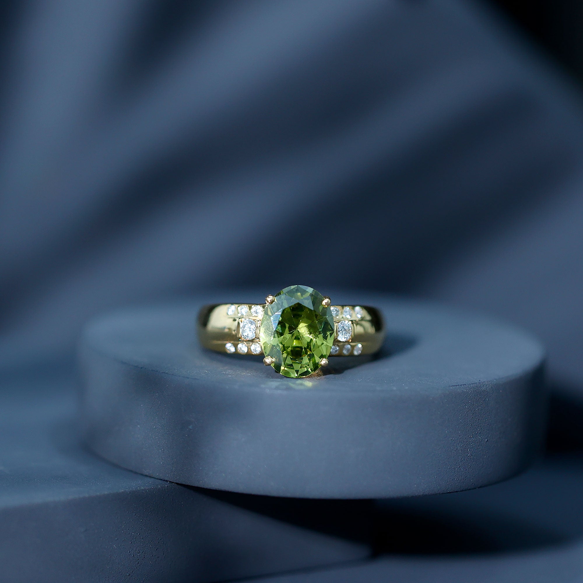 Lab Grown Green Sapphire Solitaire Oval Engagement Ring with Moissanite