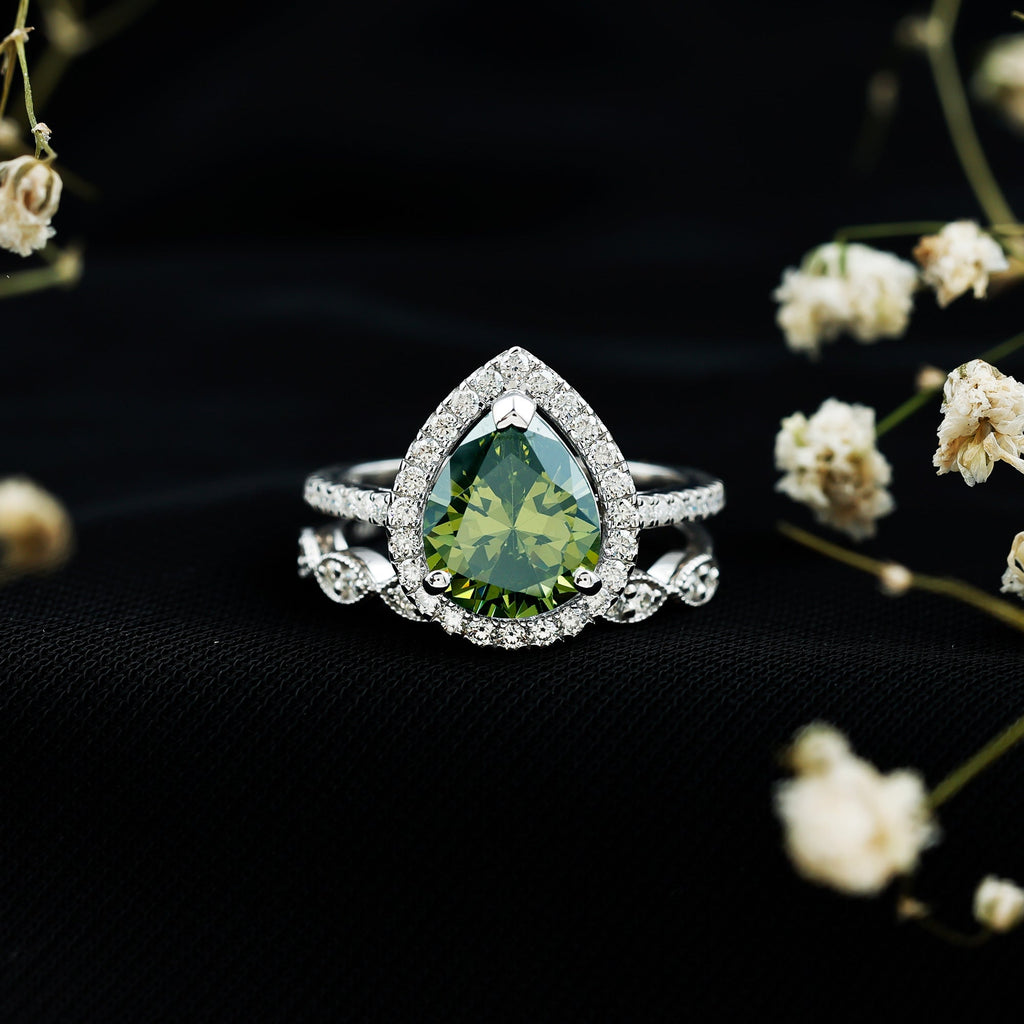 Lab Grown Green Sapphire Teardrop Engagement Ring Set