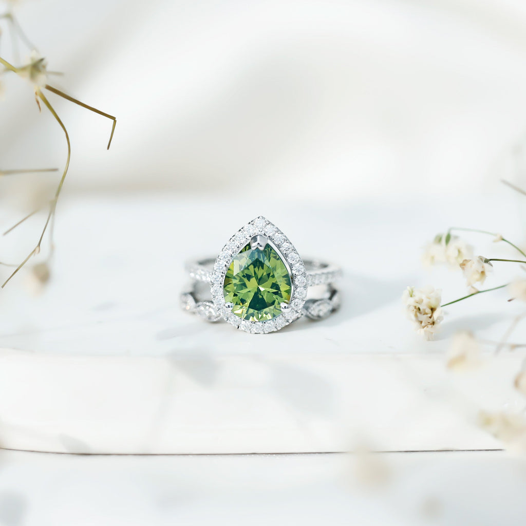 Lab Grown Green Sapphire Teardrop Engagement Ring Set