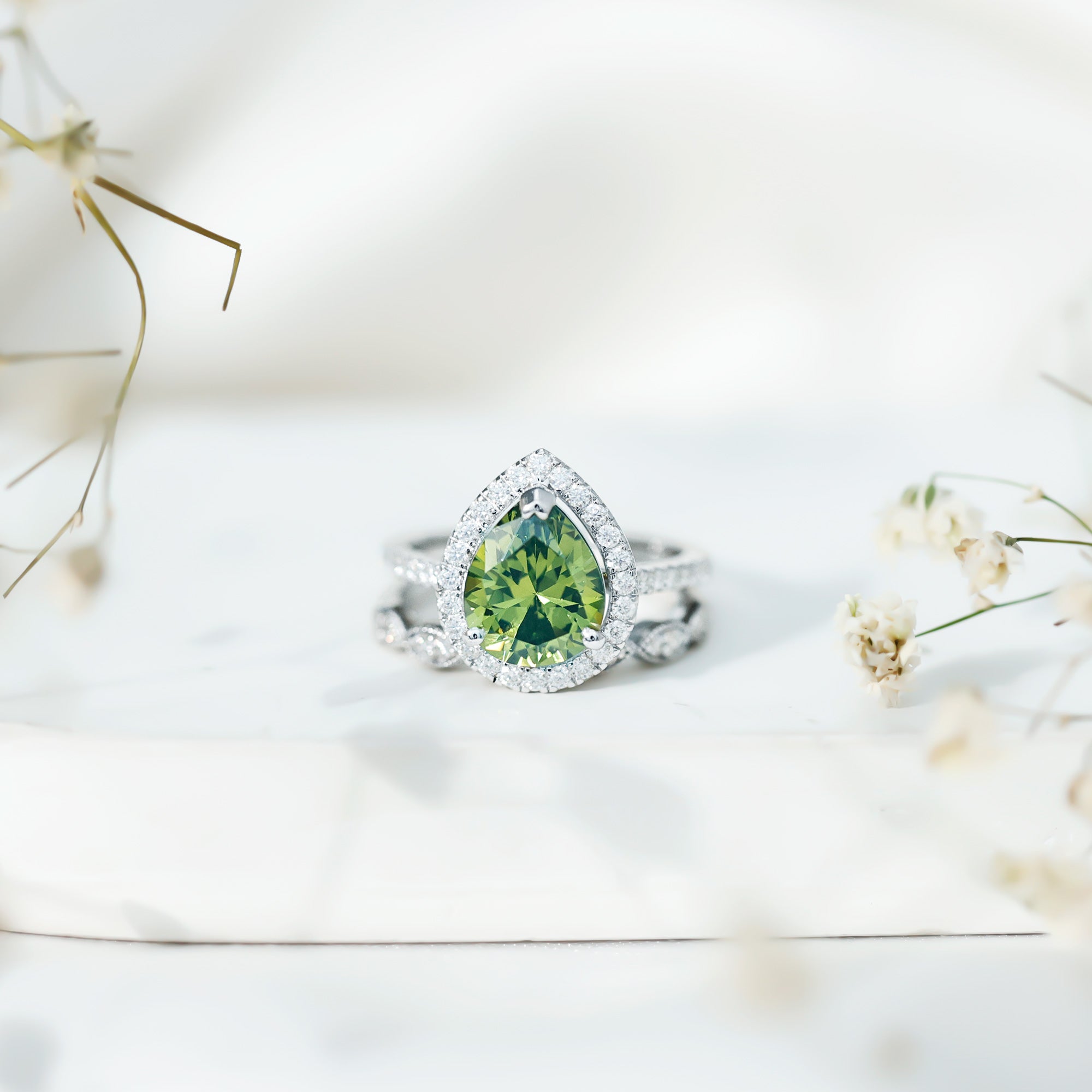 Lab Grown Green Sapphire Teardrop Engagement Ring Set