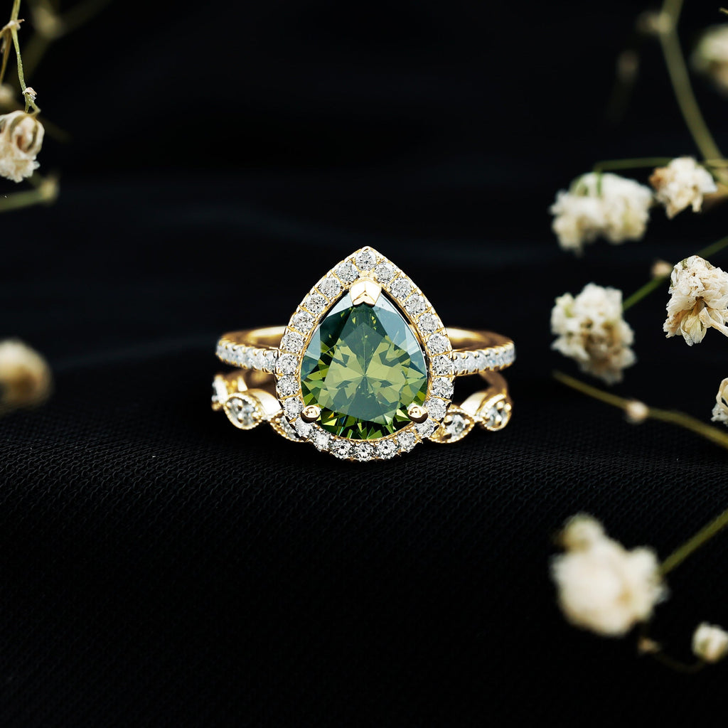 Lab Grown Green Sapphire Teardrop Engagement Ring Set
