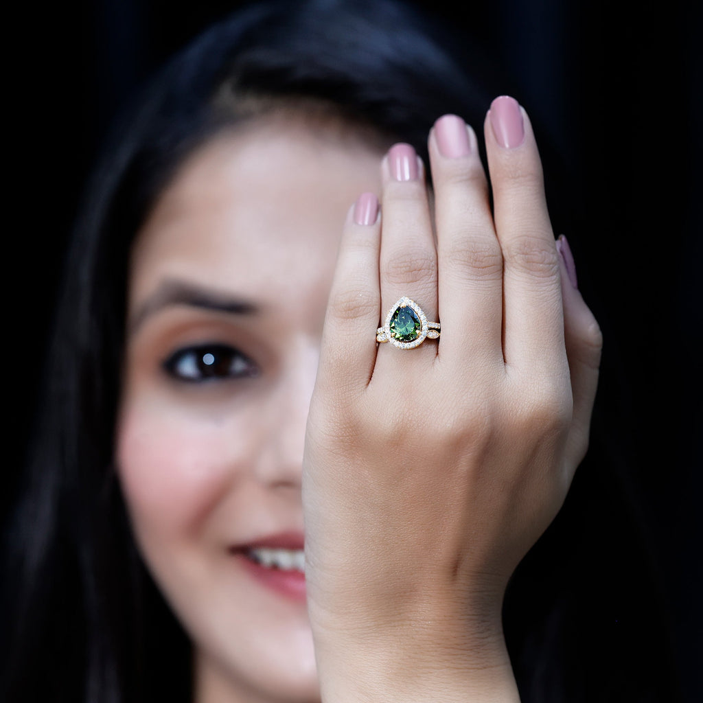 Lab Grown Green Sapphire Teardrop Engagement Ring Set