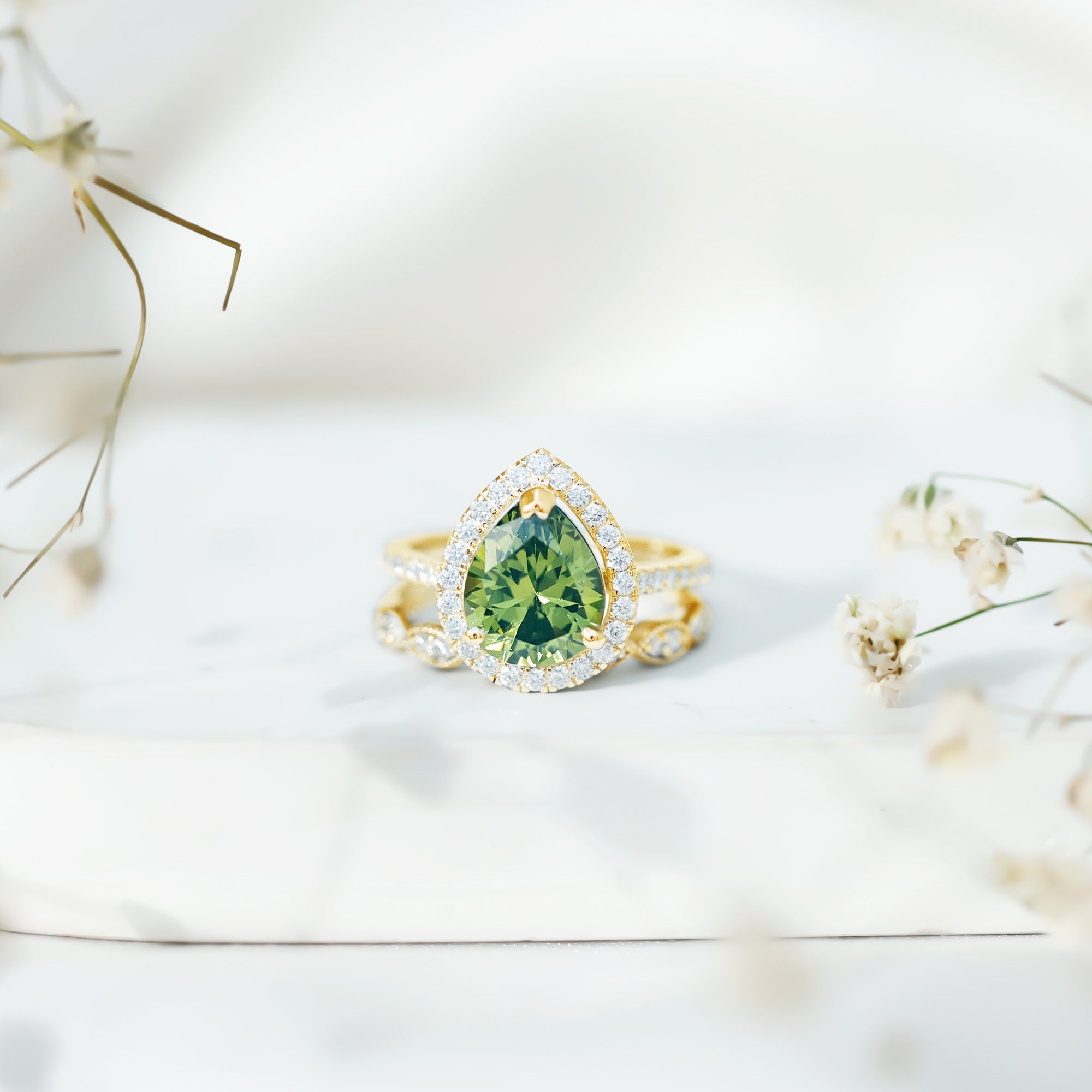 Lab Grown Green Sapphire Teardrop Engagement Ring Set