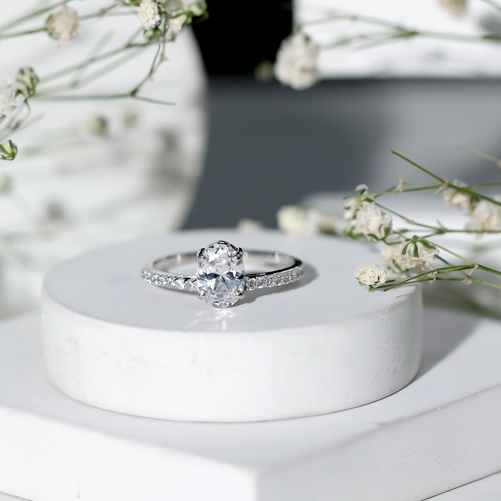 2.25 CT Oval Cut Solitaire Zircon Engagement Ring with Side Stones