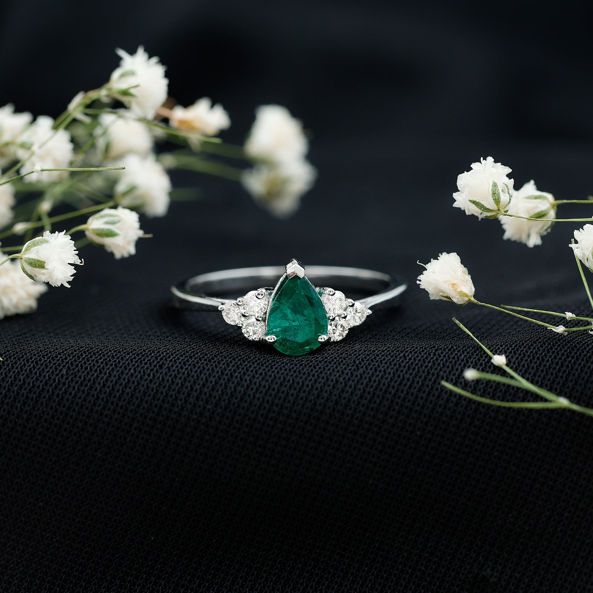 5X7mm AAA Quality Pear Shape Emerald Solitaire Engagement Ring with Diamond Trio