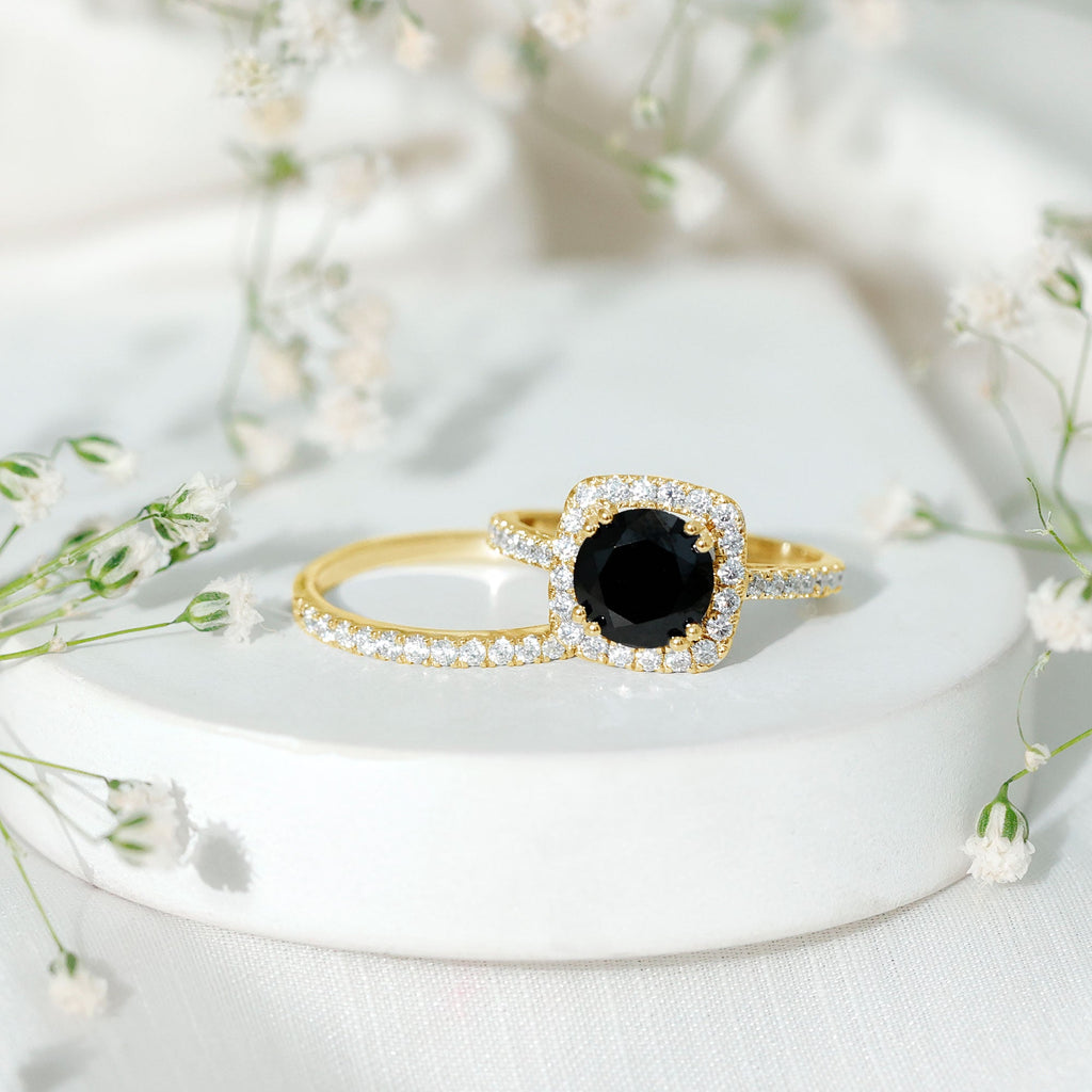 Round Created Black Diamond Classic Halo Ring Set with Moissanite