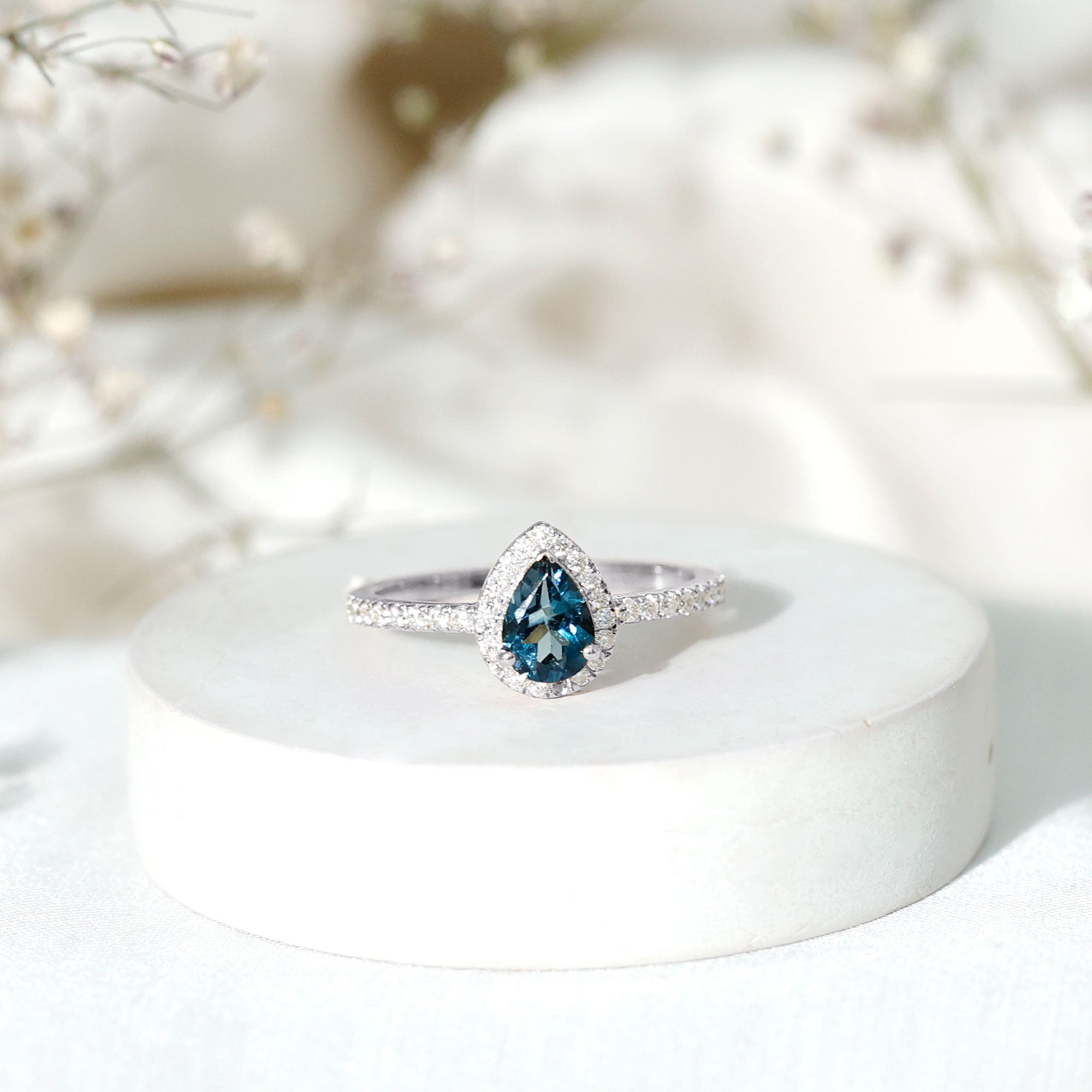 5X7mm Pear Shape London Blue Topaz Teardrop Engagement Ring with Moissanite Halo
