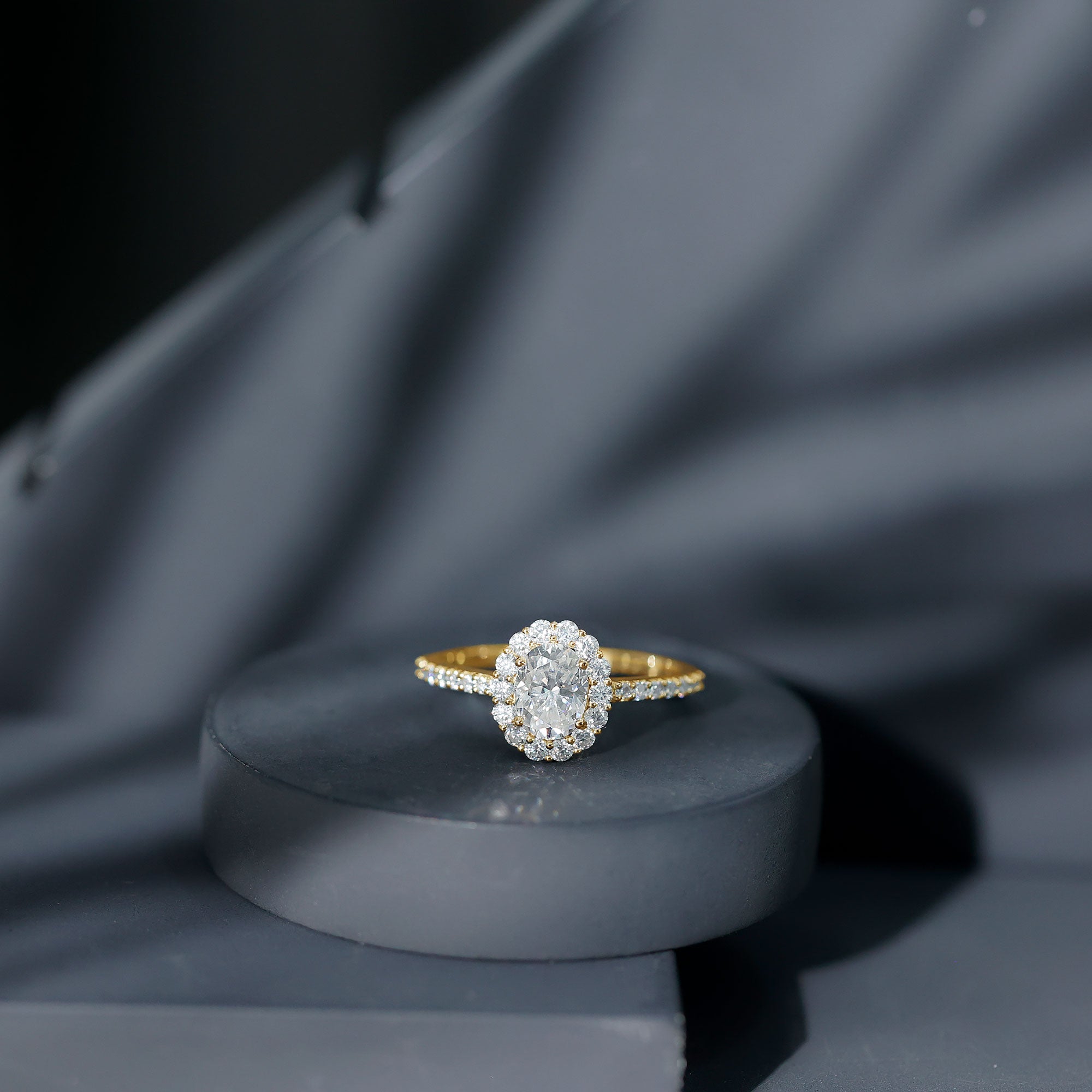 2.5 CT Oval Moissanite Classic Halo Engagement Ring