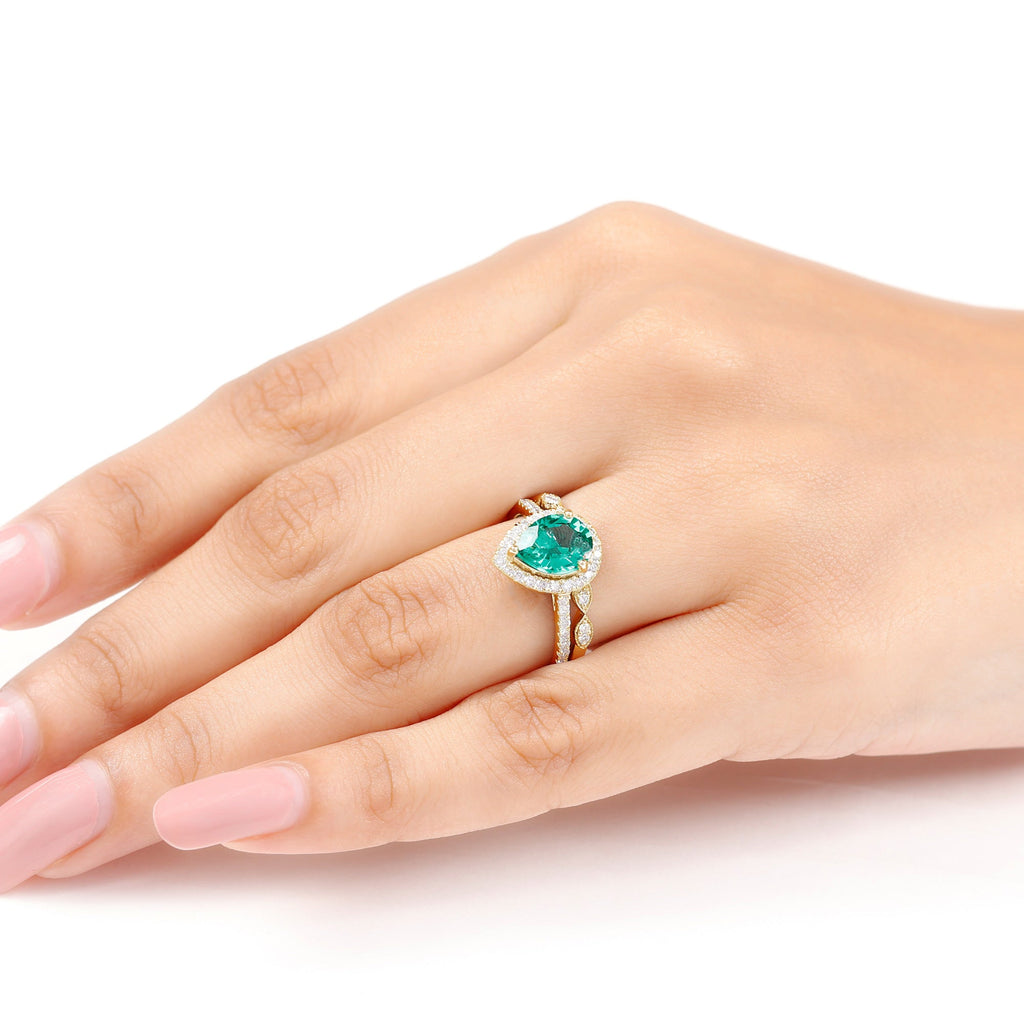 Designer Lab Grown Emerald Diamond Teardrop Engagement Ring with Wedding Band
