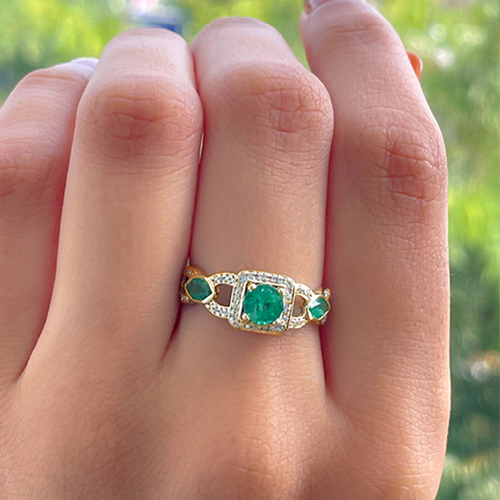 Natural Emerald Diamond Vintage Looking Engagement Ring