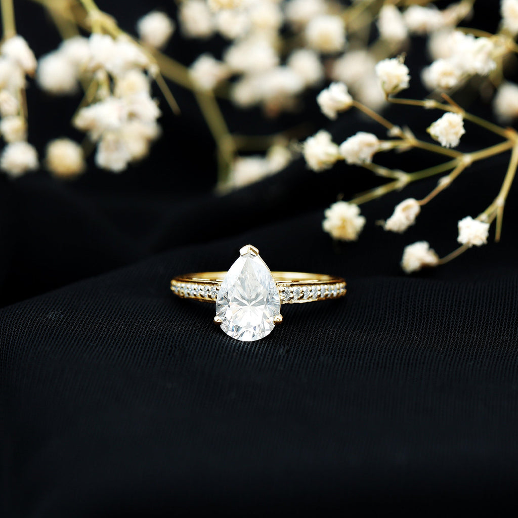 Classic Pear Cut Moissanite Solitaire Engagement Ring With Side Stones
