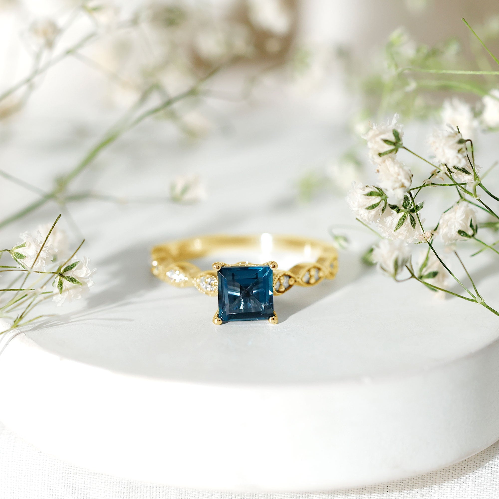 6mm Princess Cut London Blue Topaz Solitaire Ring with Diamond